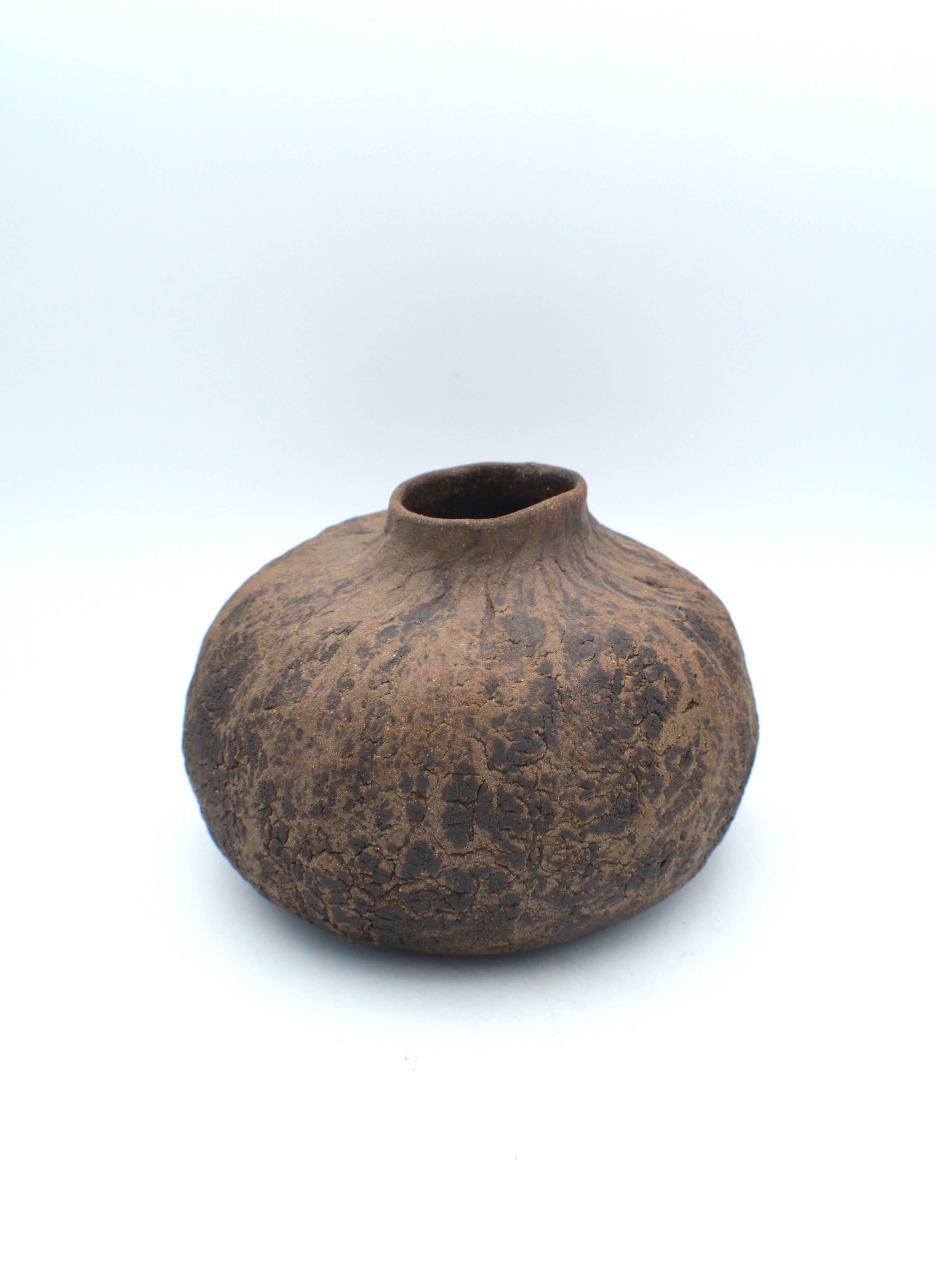 Organic stoneware vase Puisaye