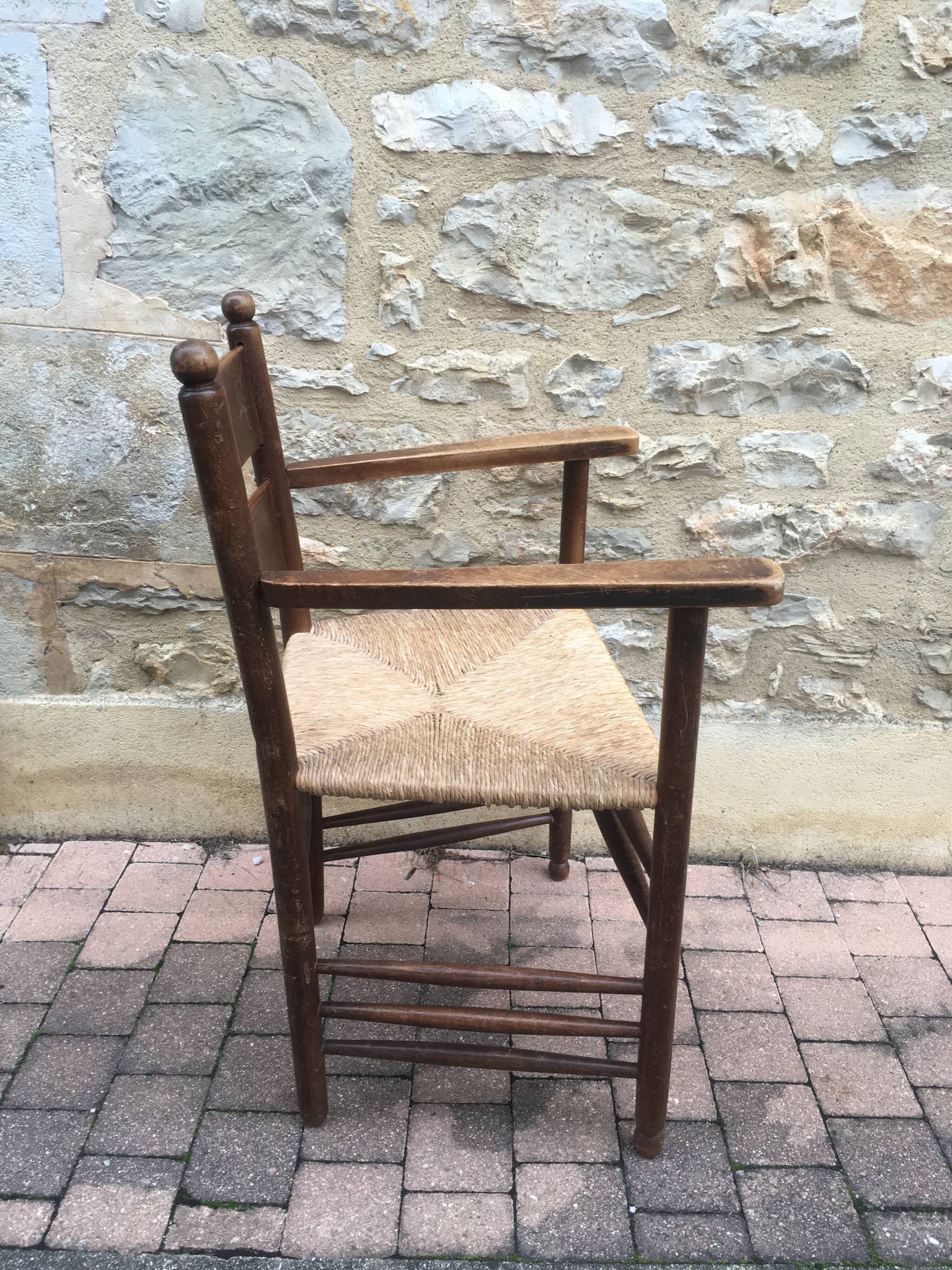 Fauteuil paillé rustique