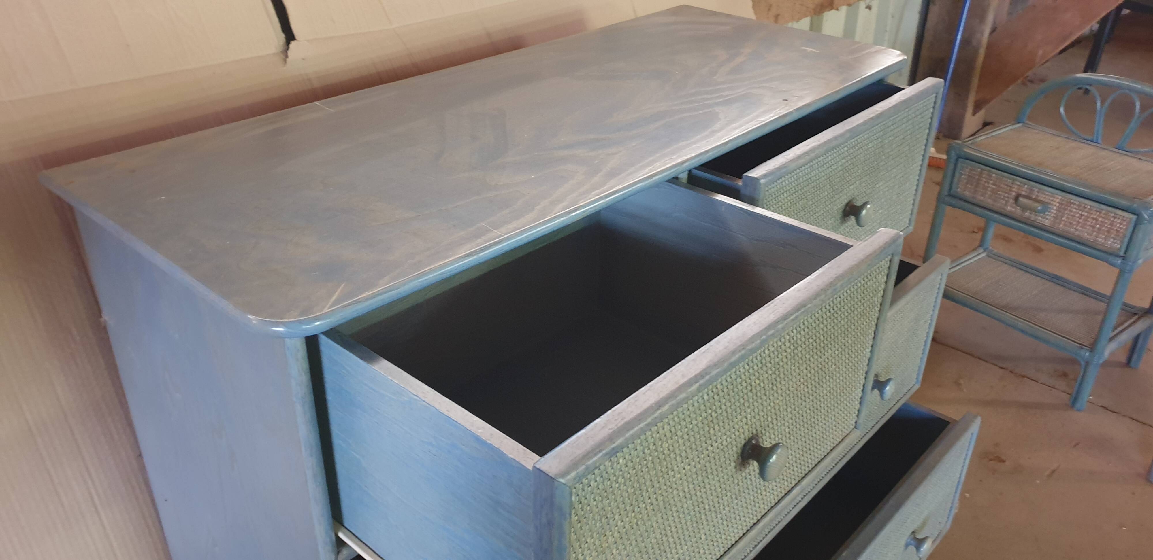 Blue 4-drawer chest of drawers