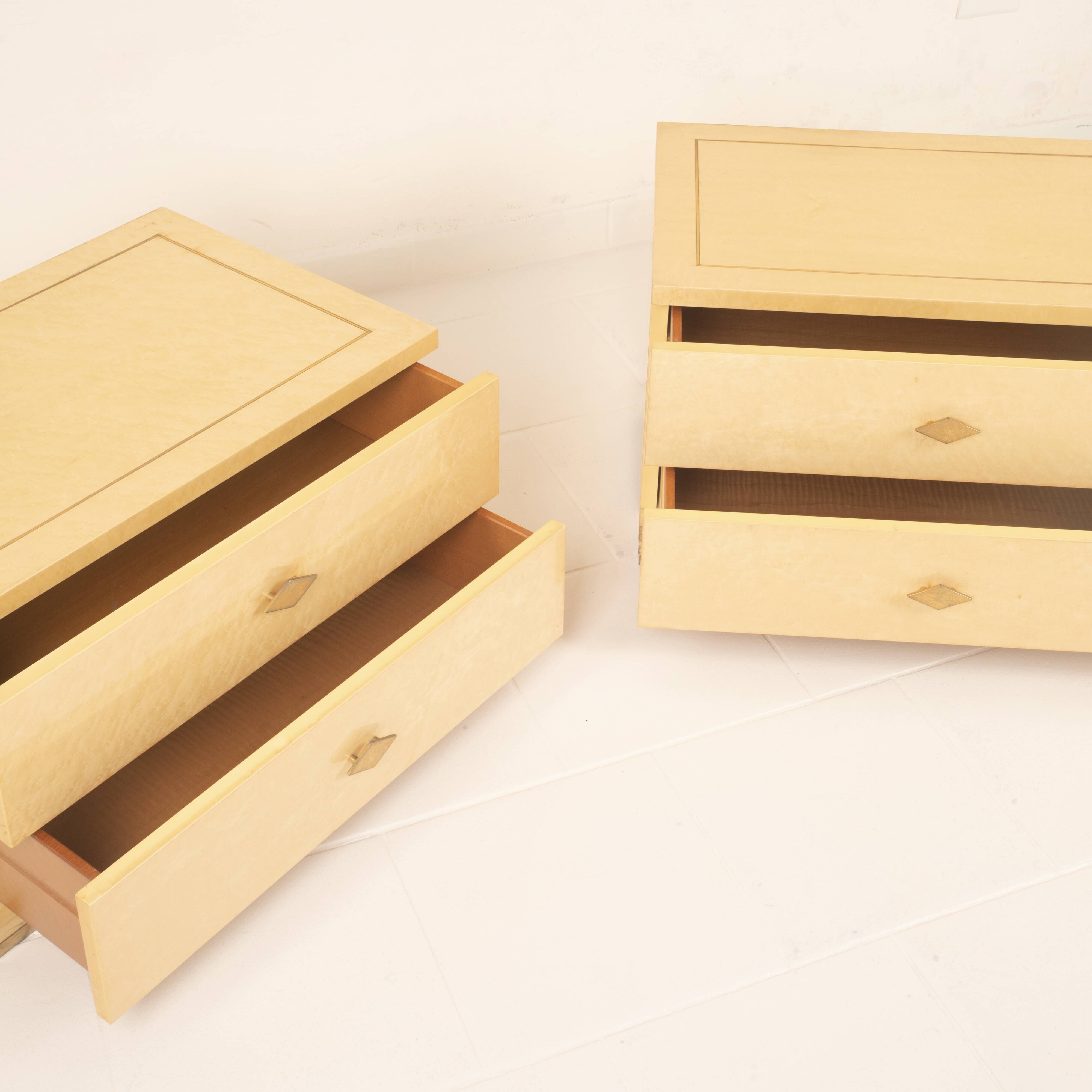 Gianluigi Gorgoni Italian Maple Burl and Brass Nightstands for Fratelli Turri