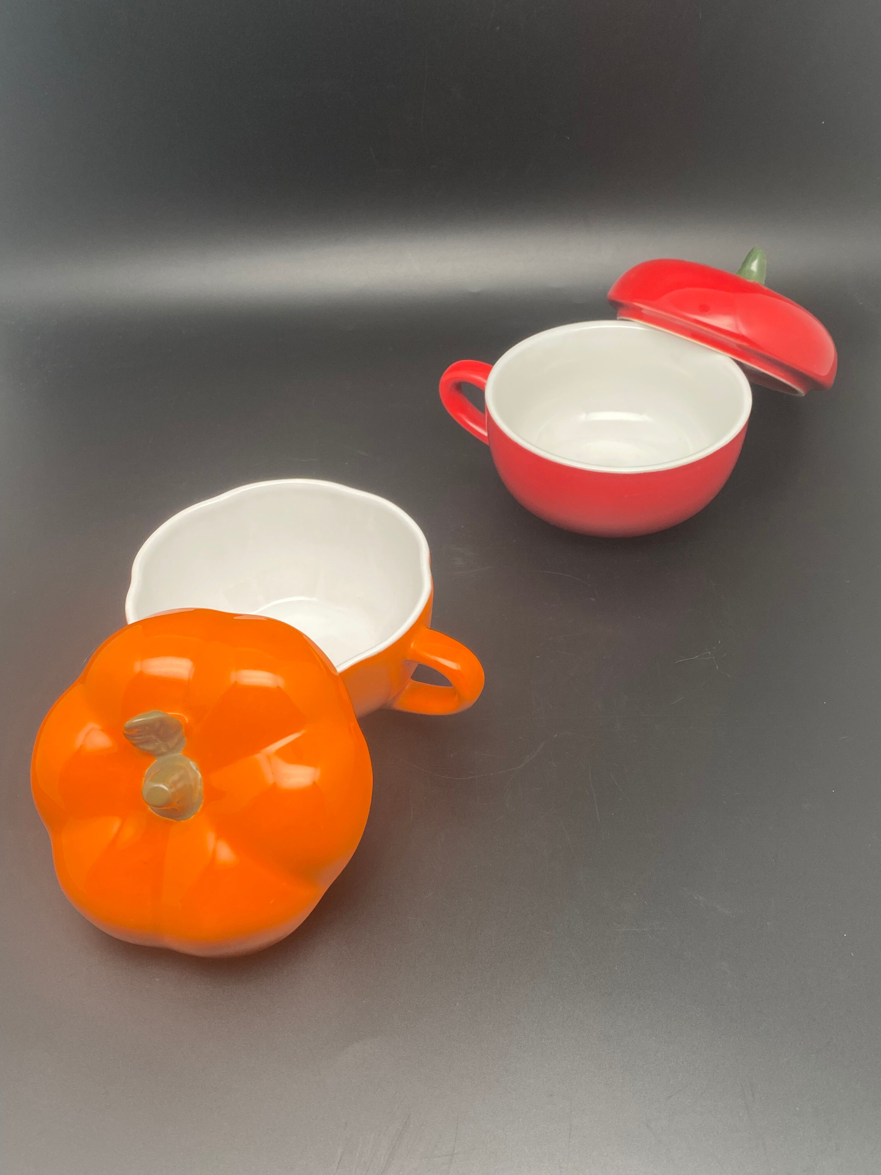 Sotable cup duo with tomato and pumpkin lid
