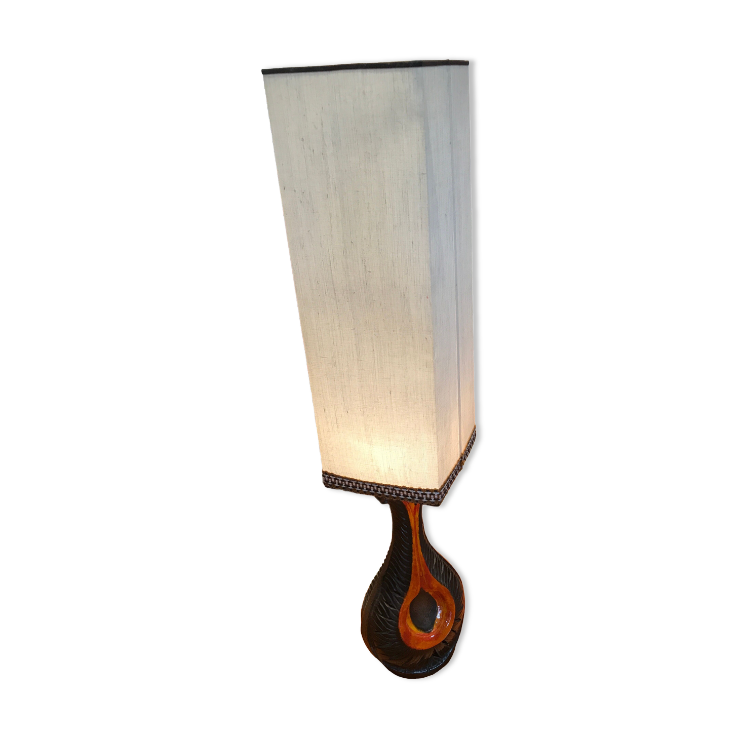 Table lamp