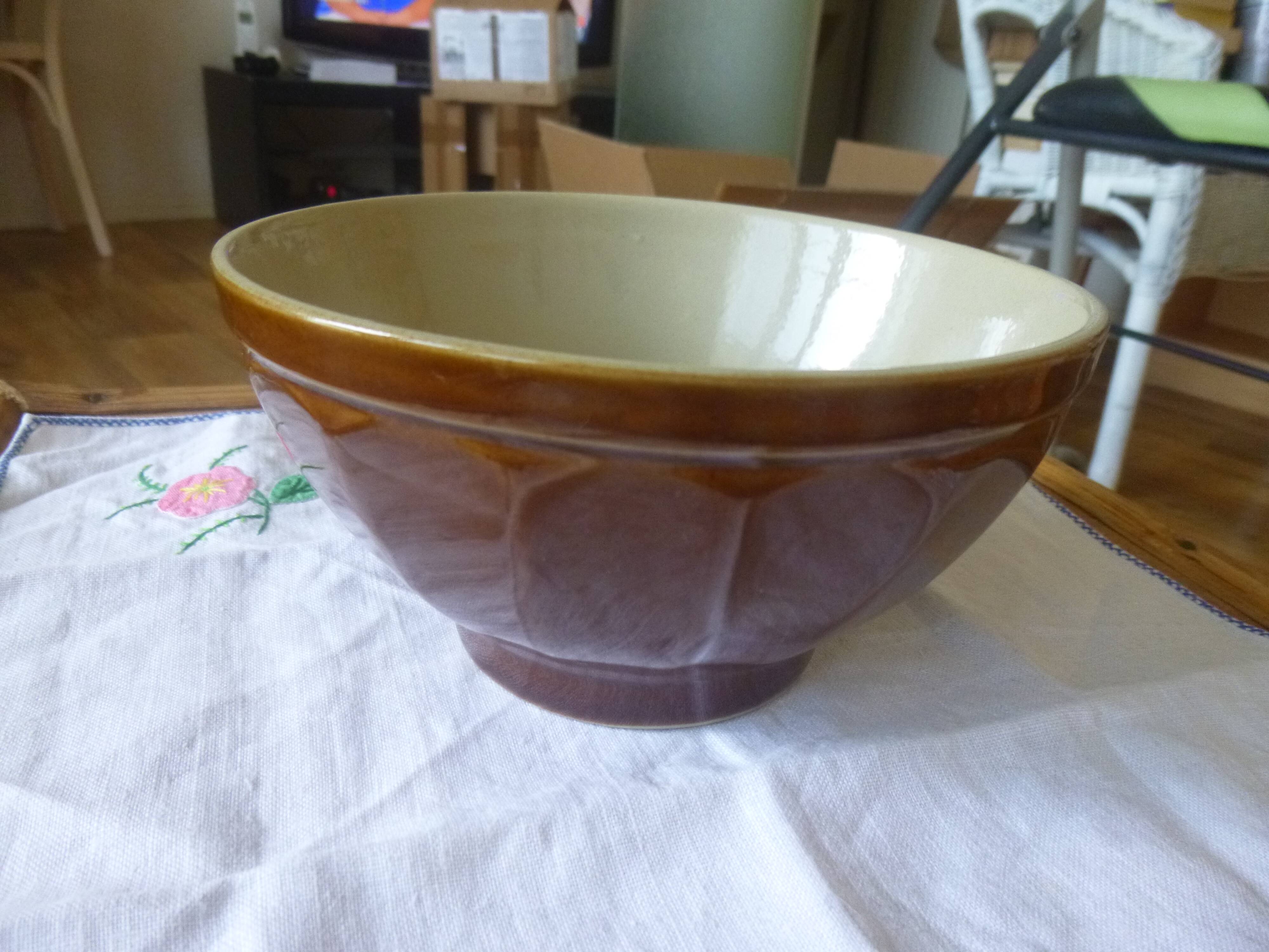Renault Berry stoneware bowl