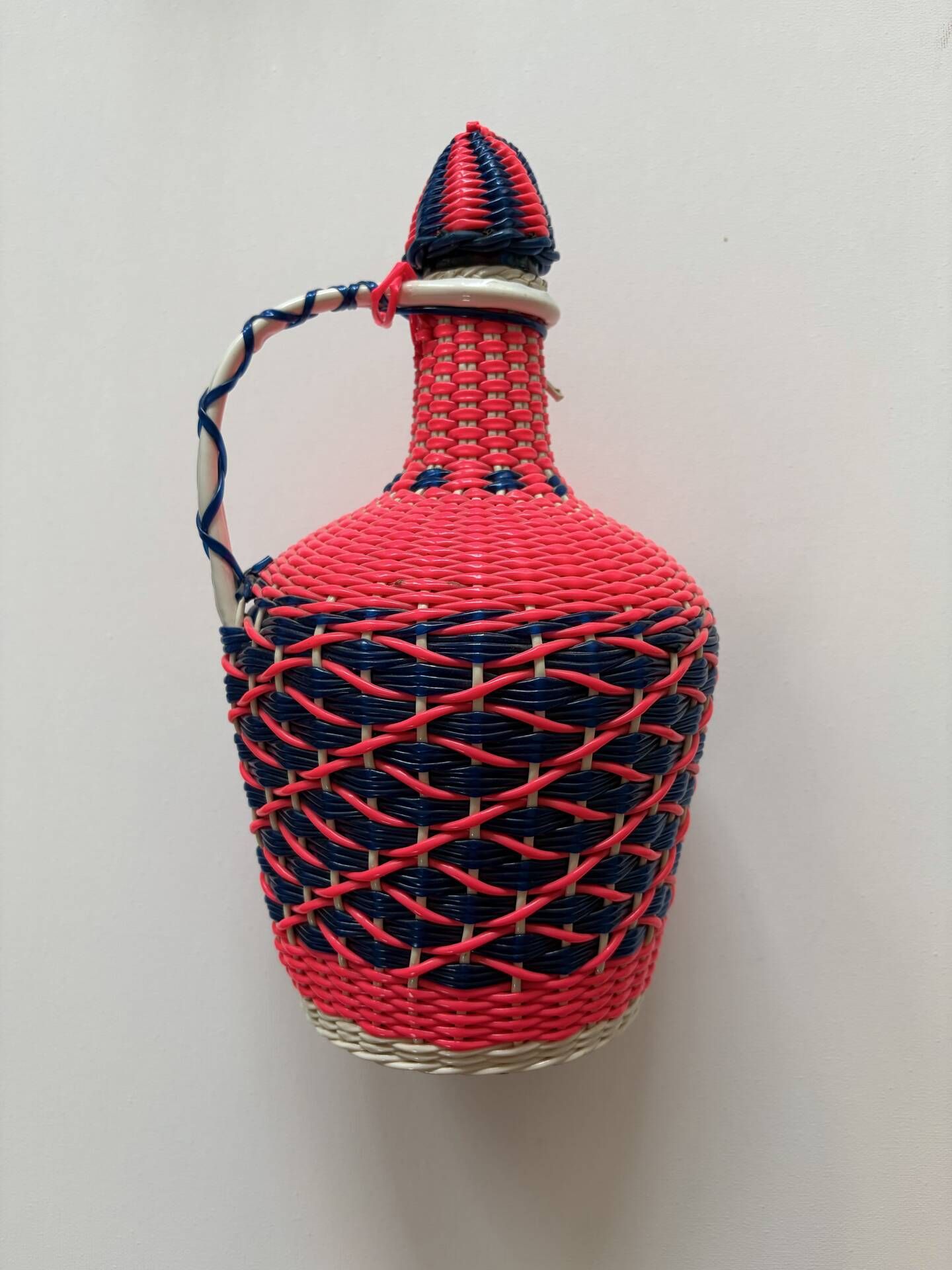 Scoobidou pink and blue carafe