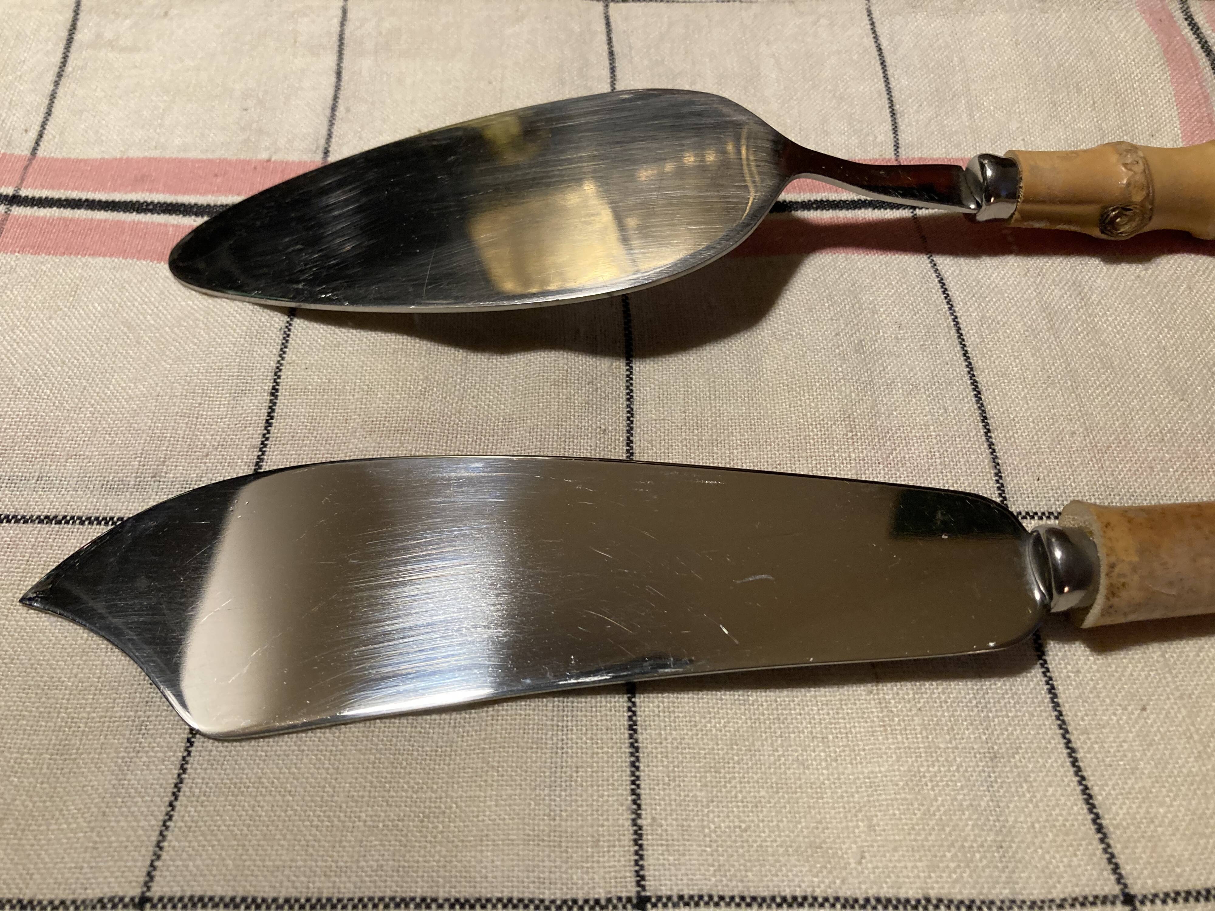 Lot with pie shovel and cake knife