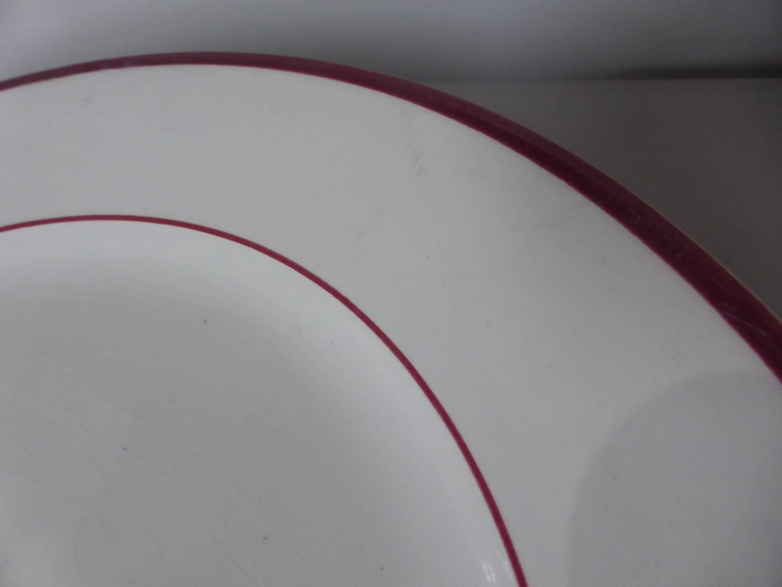 Vintage round plate from Gien model Jeannette 231110