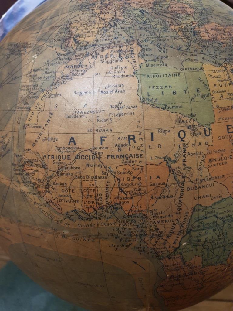 PerrinA Bright Earth Globe