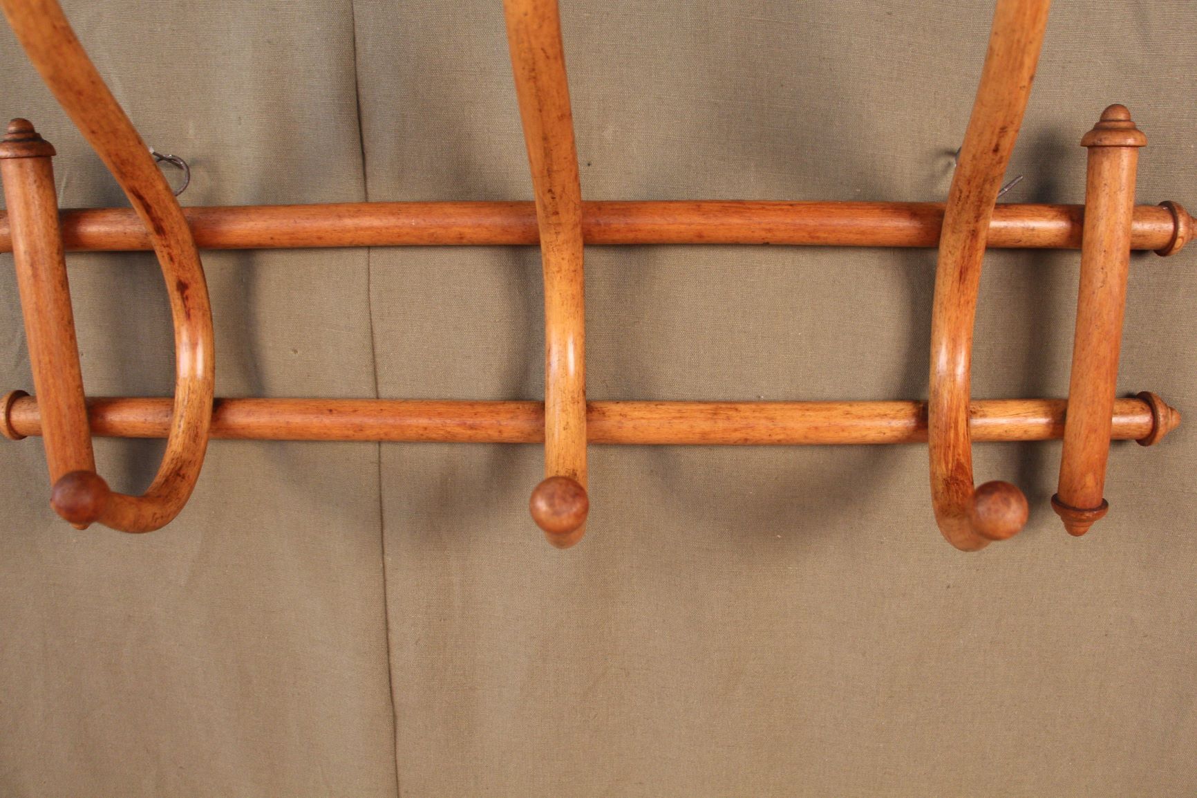 Fischel wall coat rack