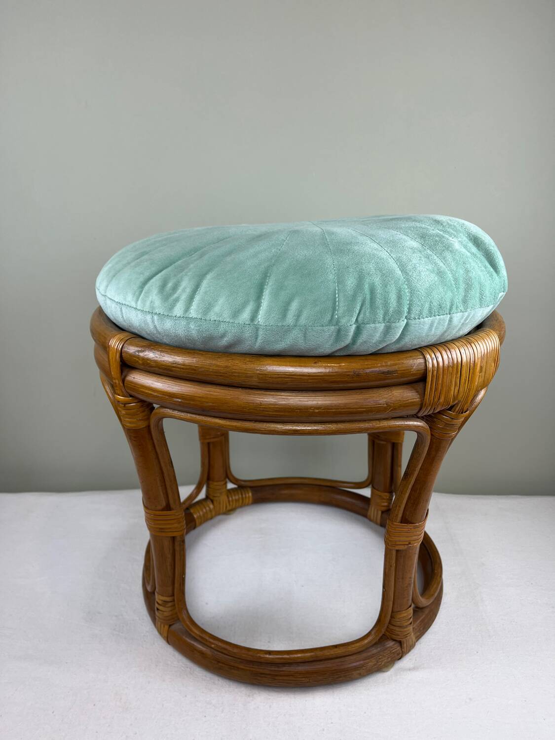 Vintage rattan pouf