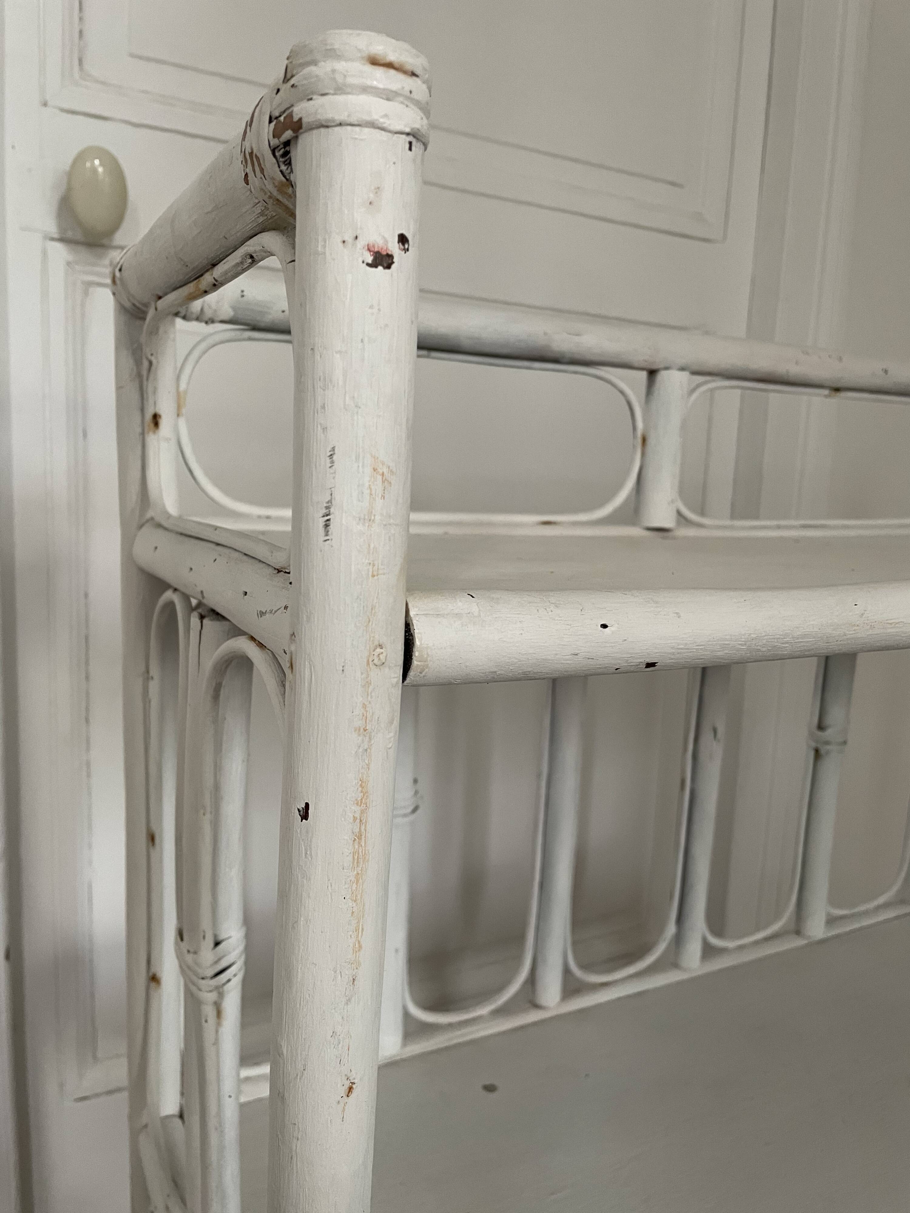 Bookcase vintage rattan standing shelf