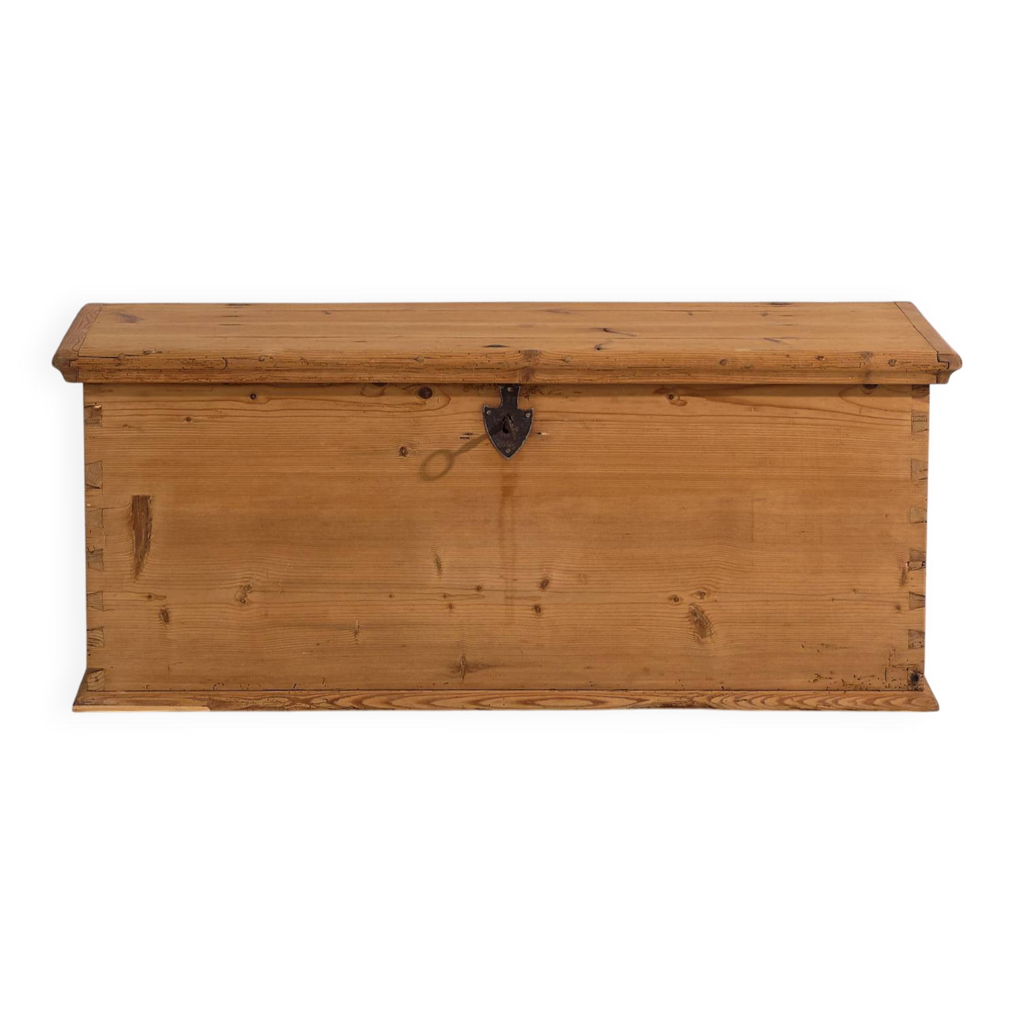 Antique storage trunk (c.1920)