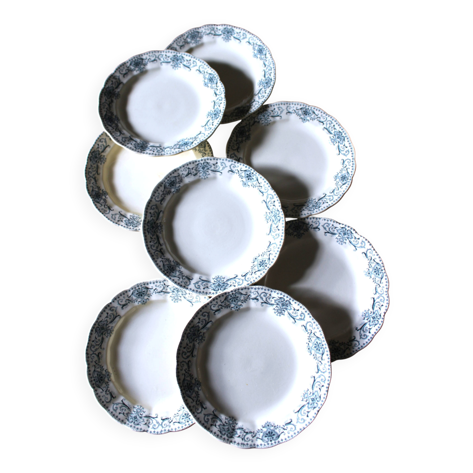 A set of 8 flat plates Terre de Fer Bleu Verdun HBC.