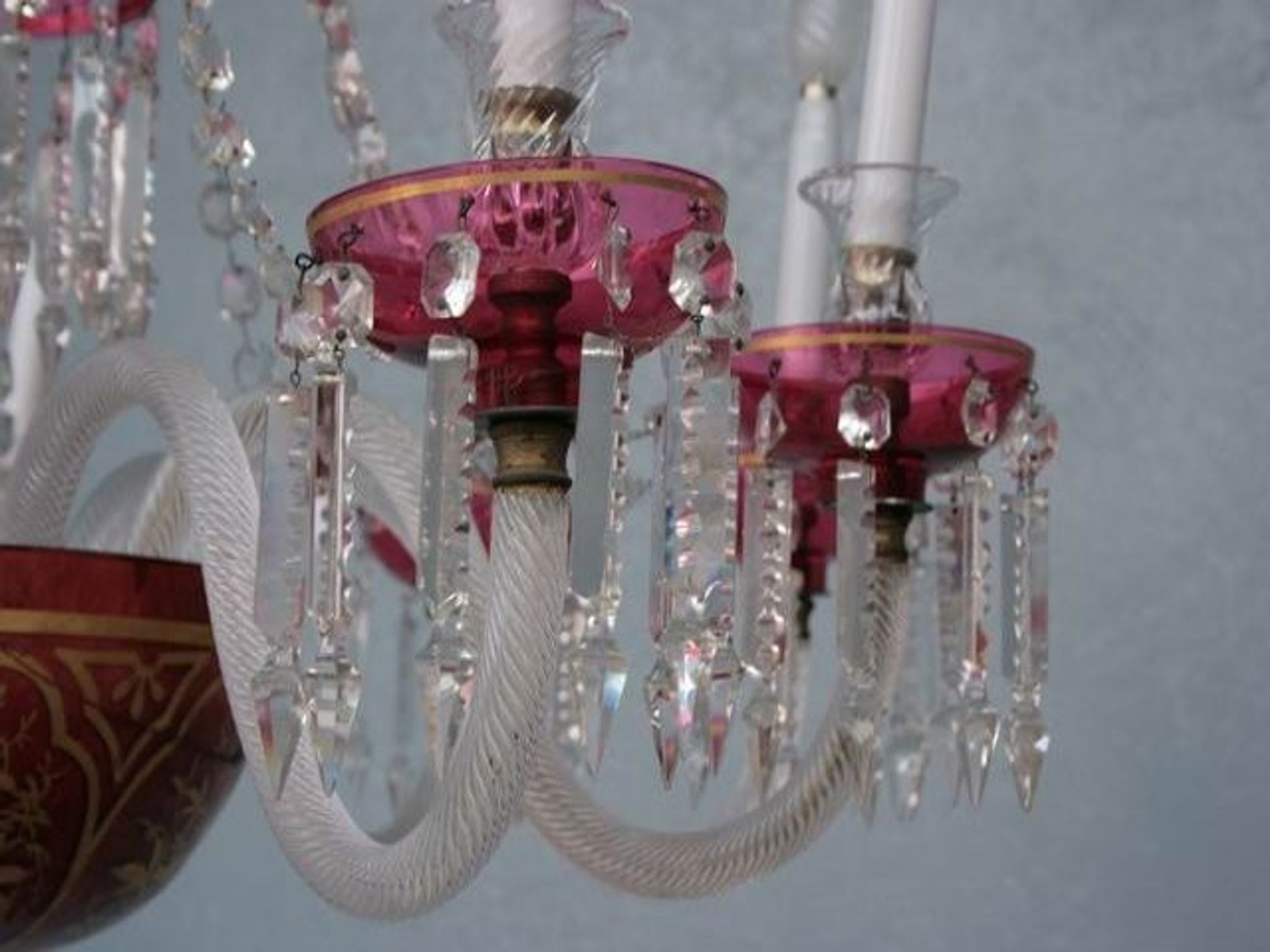 Lustre pampilles XIXème verre coloré doré et dorure