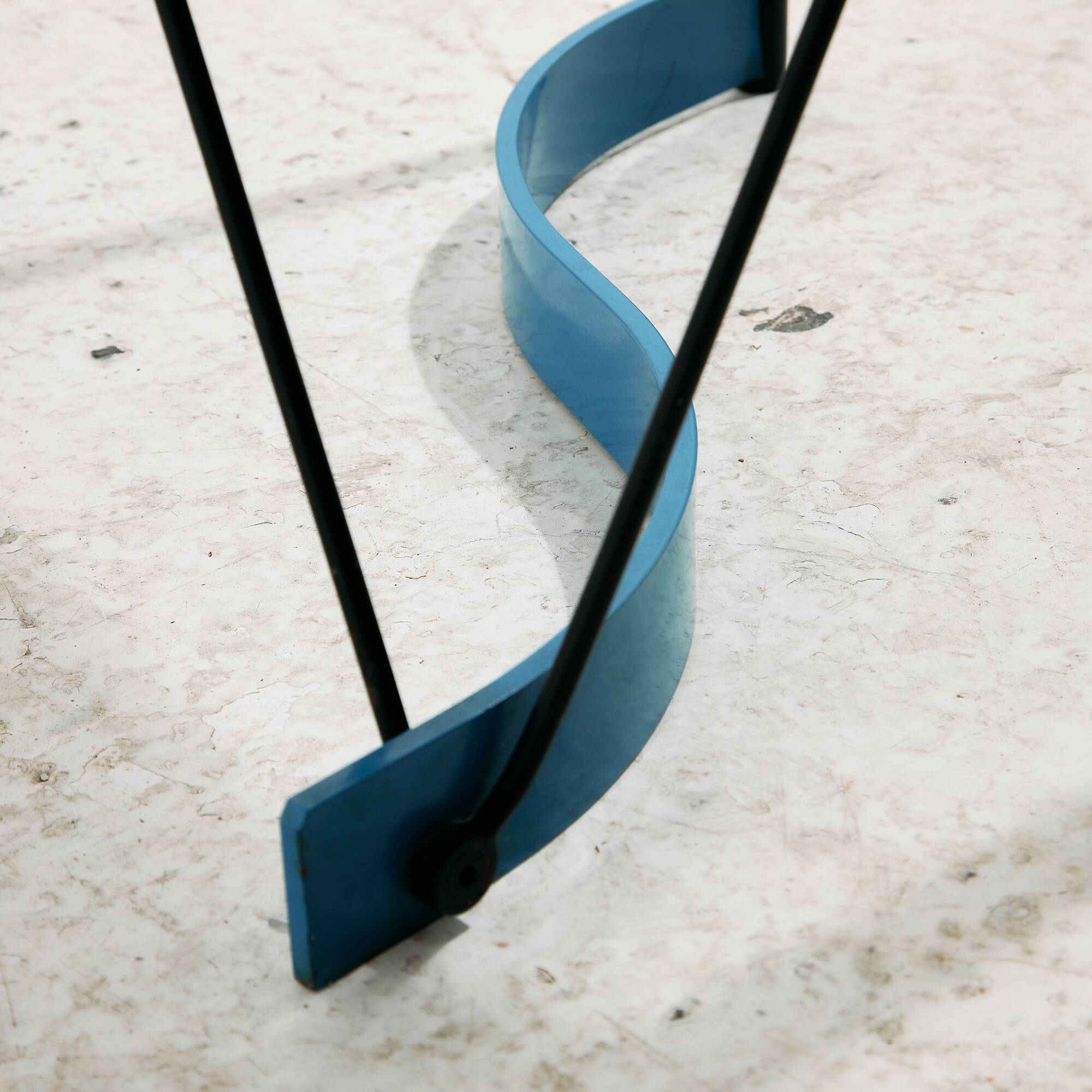 MK10872 Postmodern armchair and table, Set of 2