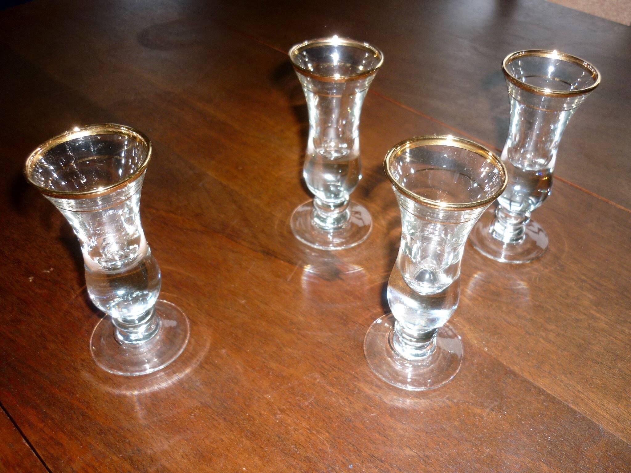 4 bistro stemmed glasses
