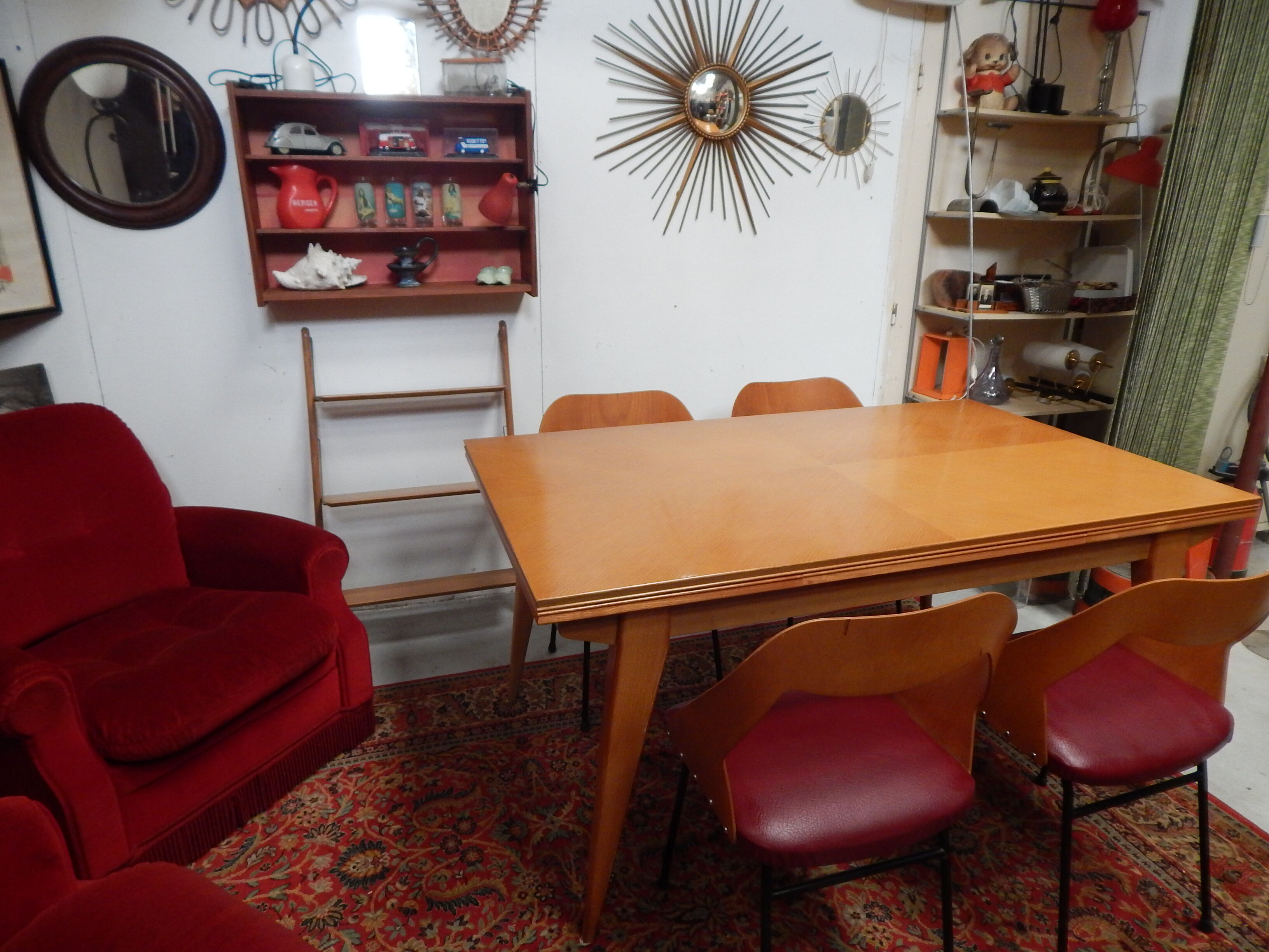 Extending table with vintage compass legs 50s