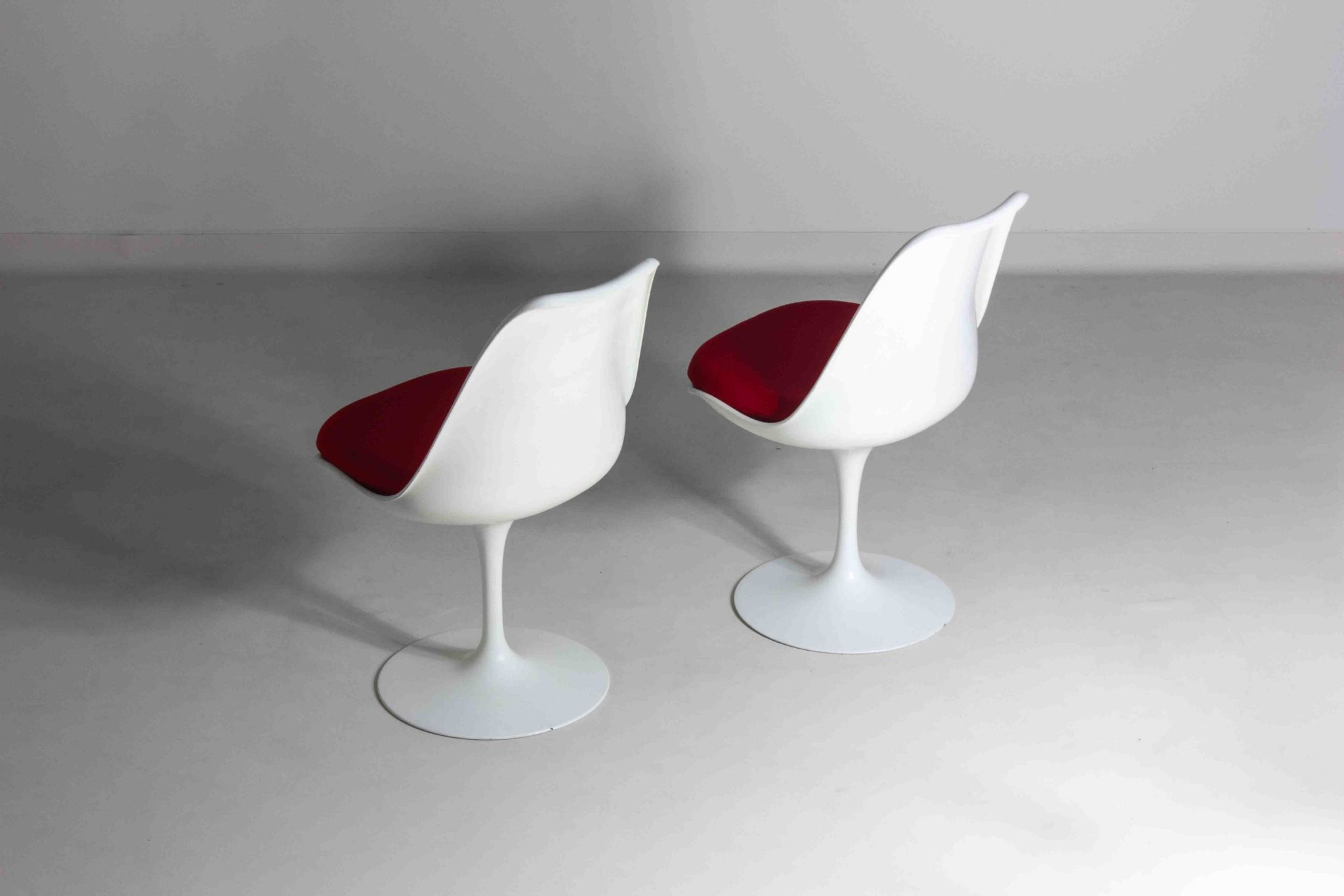 Beautiful set of 5 tulip chairs by Eero Saarinen for Knoll International, 1970s