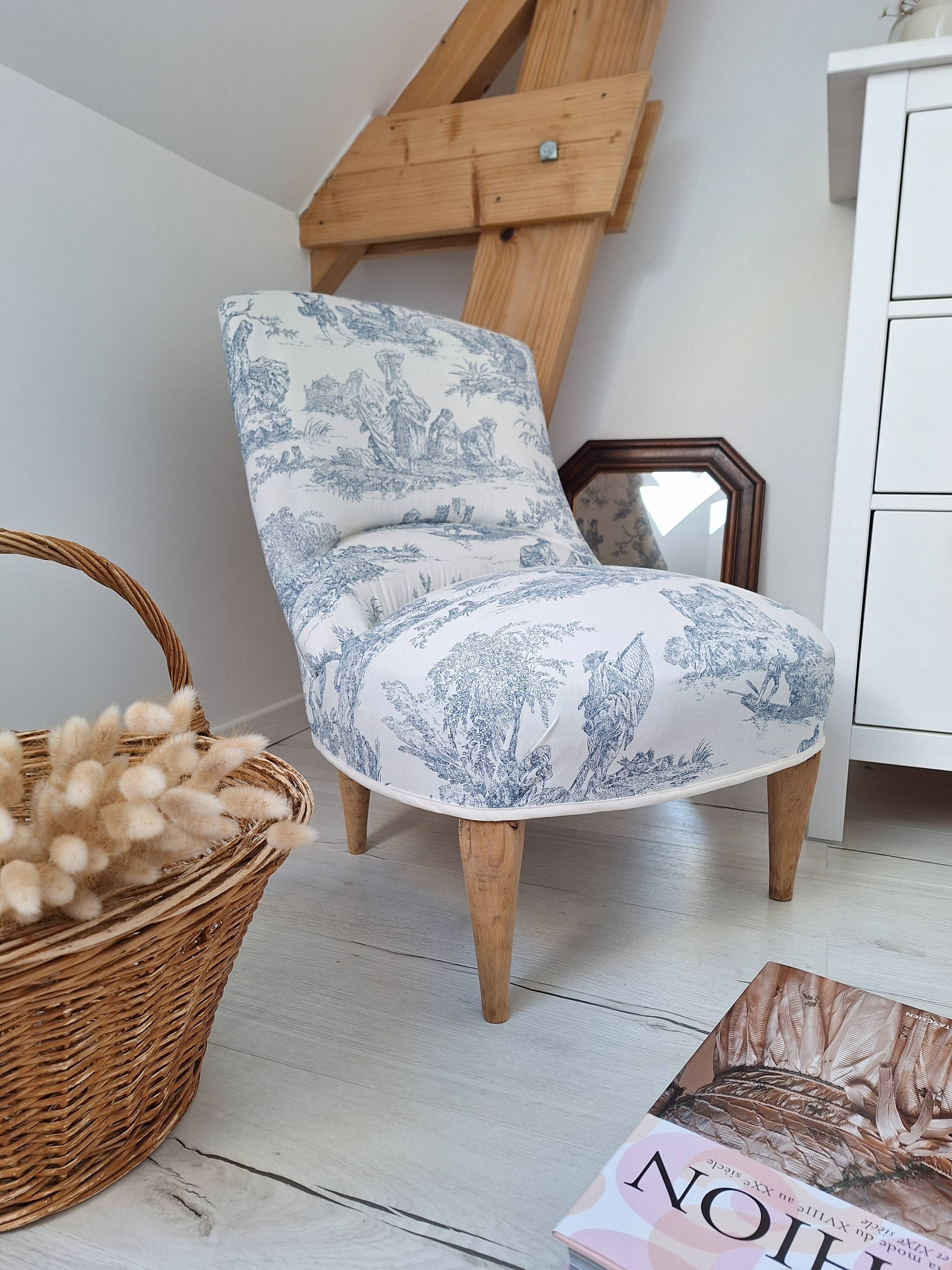 Blue toile de Jouy toad armchair