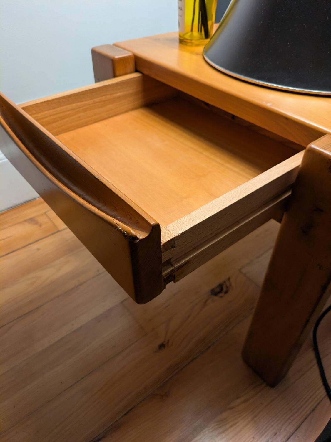 Maison Regain bedside table