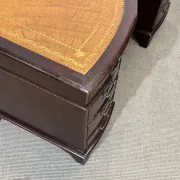 English desk with drawers from the 1950s in mahogany with a leather top.