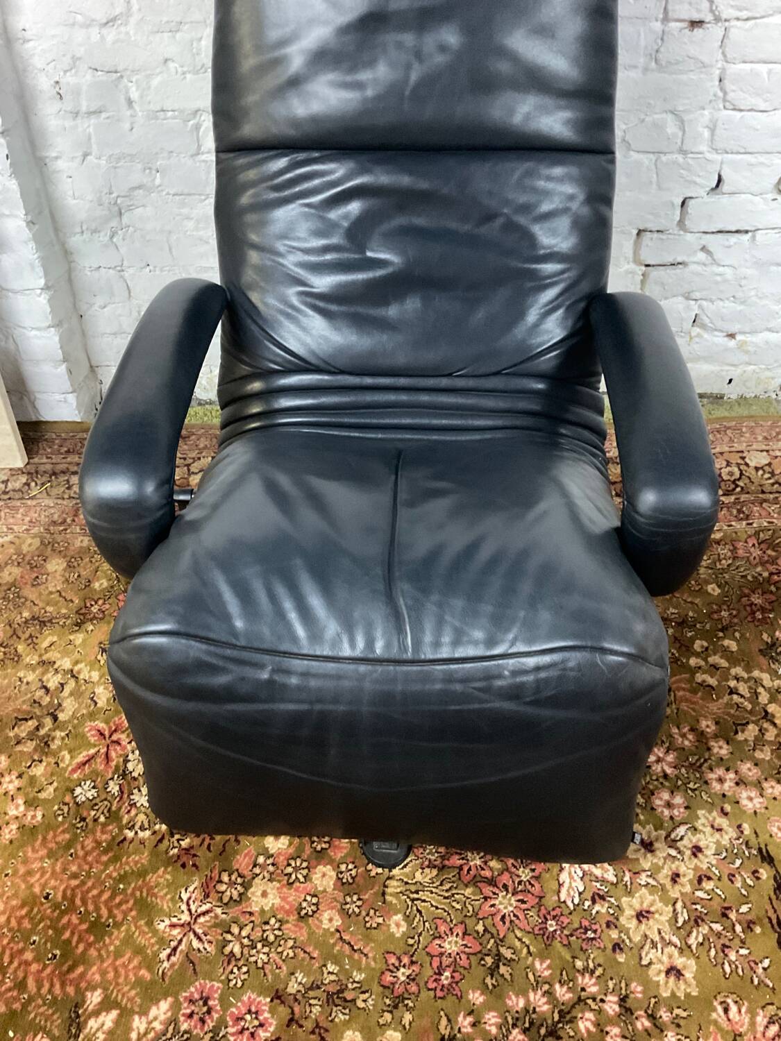 Jori black leather relax armchair from the 80s