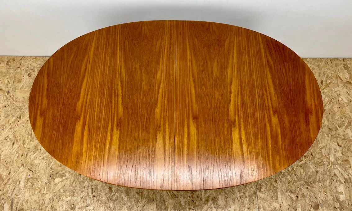 Table à manger vintage du milieu du siècle