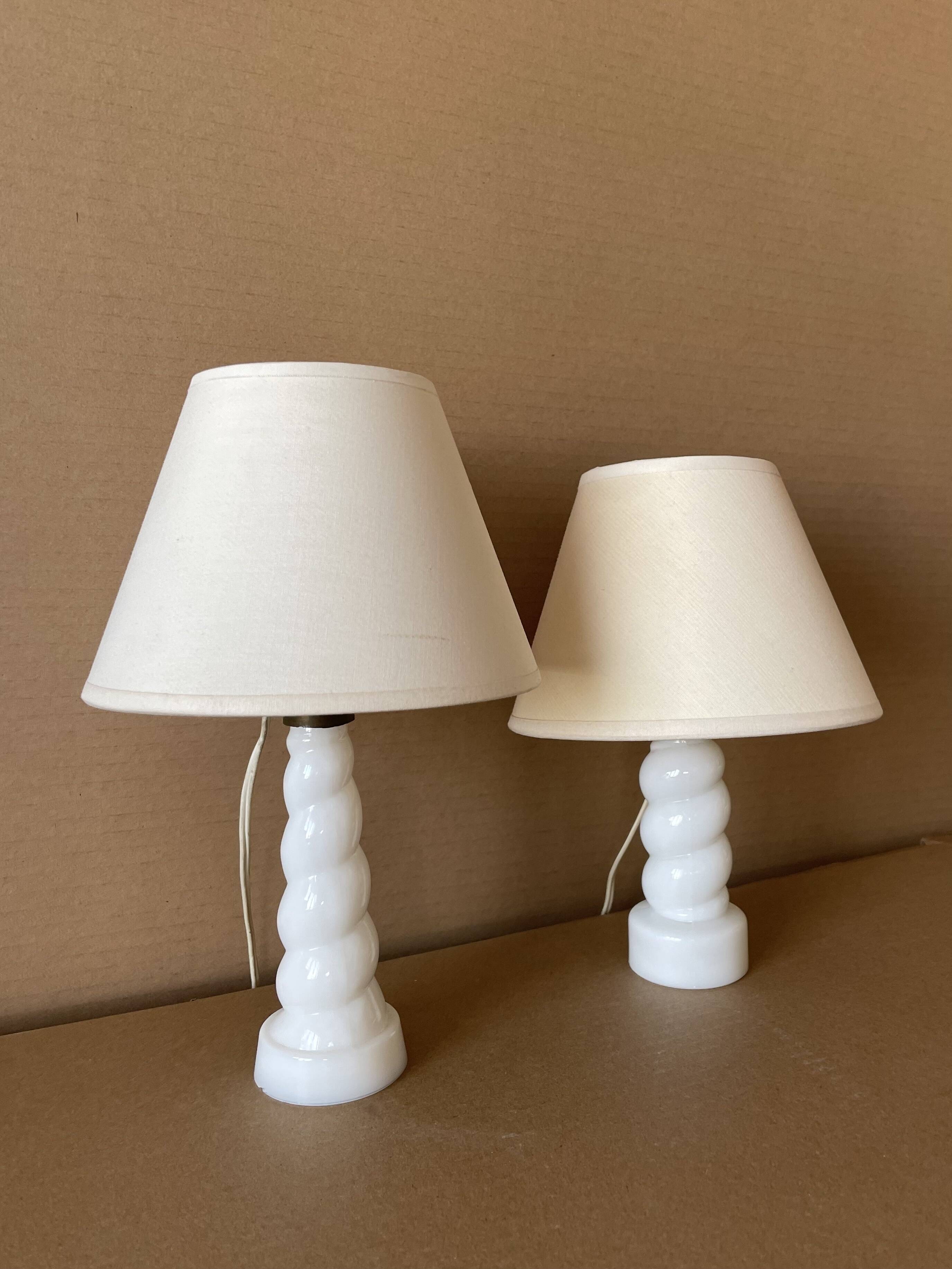 Set of 2 small old twisted opaline lamps