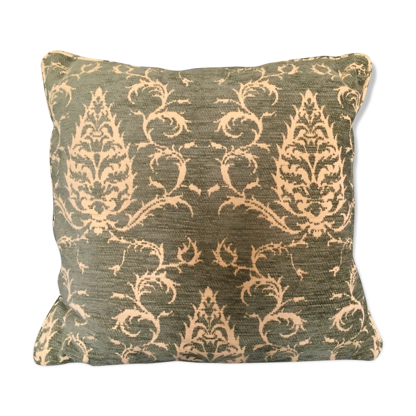 Decorative pillow case in velvet with ottoman turkish 16th century motifs