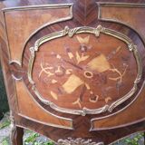 Corner cabinet