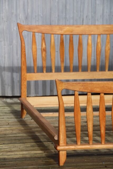 Bed of Guillerme and Chambron solid light oak France 1970