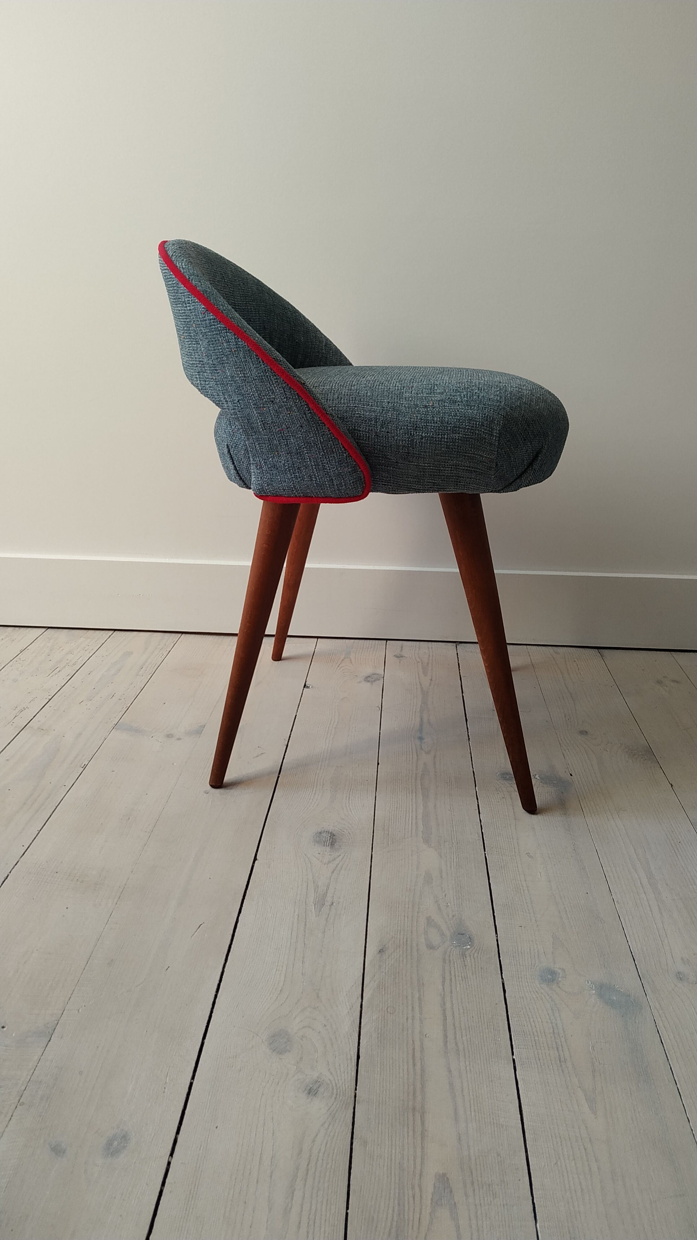 Compass foot chair