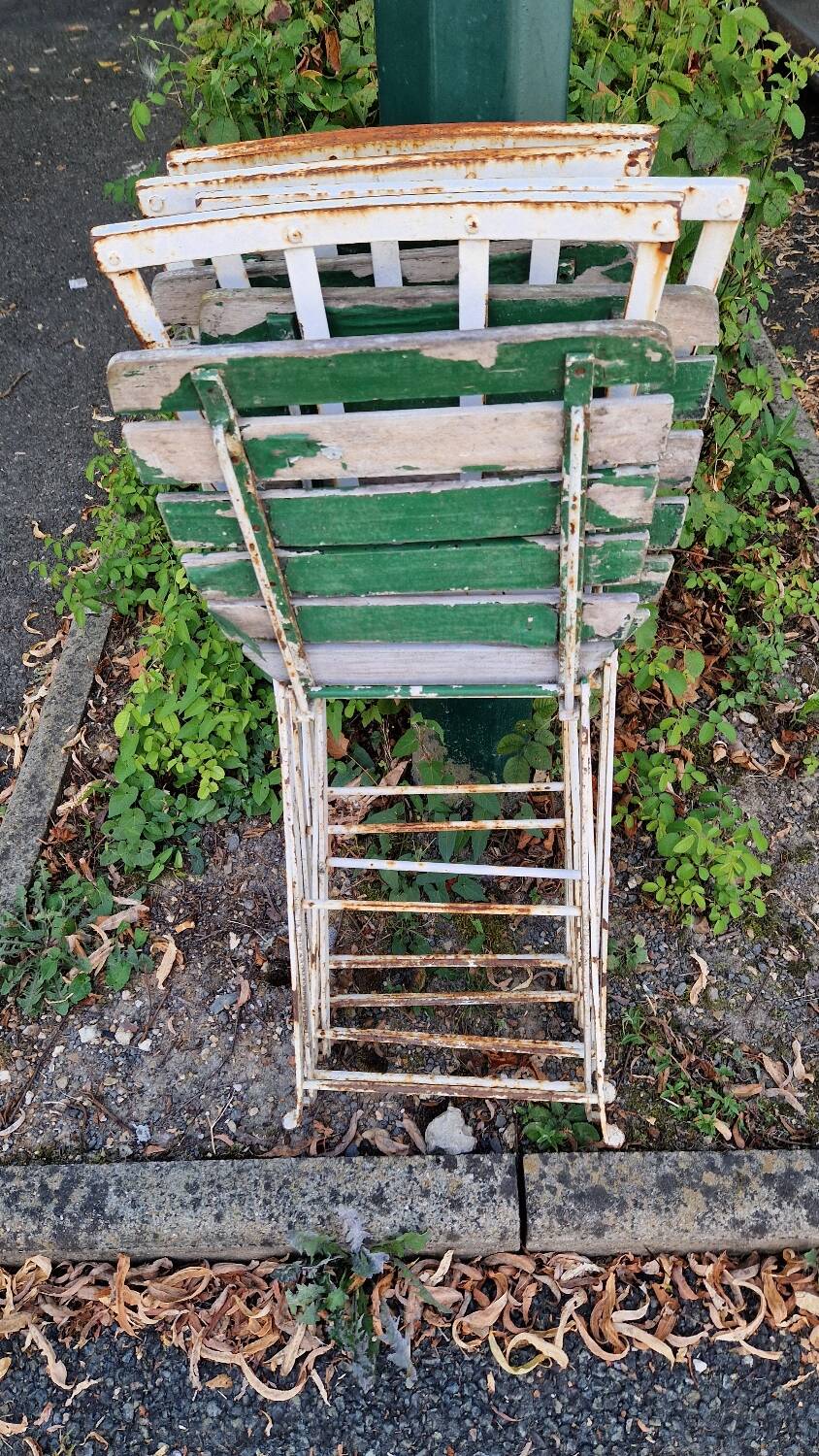4 garden chairs