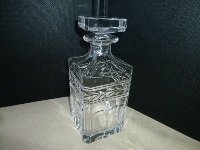 Lead crystal whisky decanter 24%