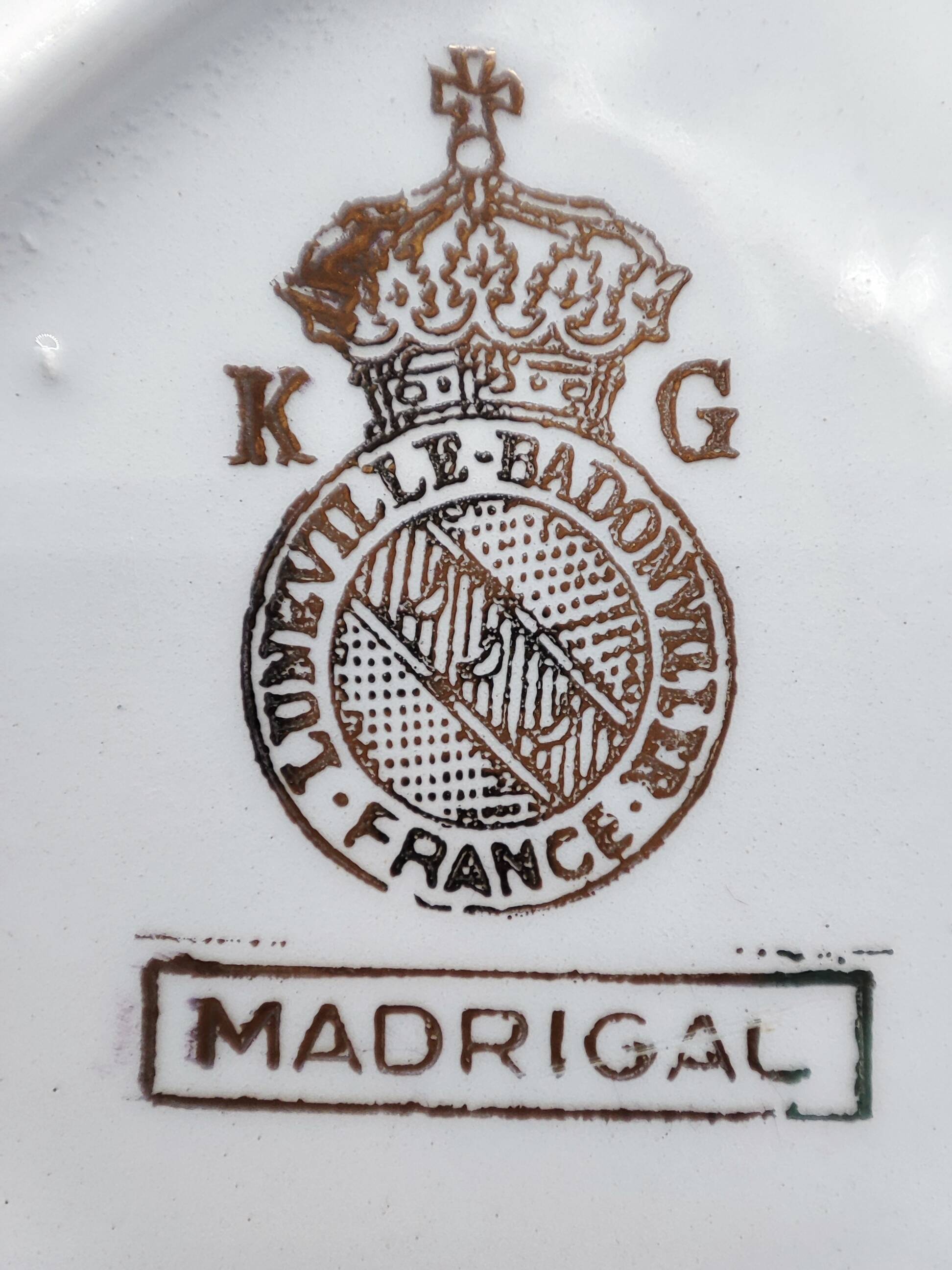 Set of 8 antique Lunéville-Badonviller plates Model "Madrigal"