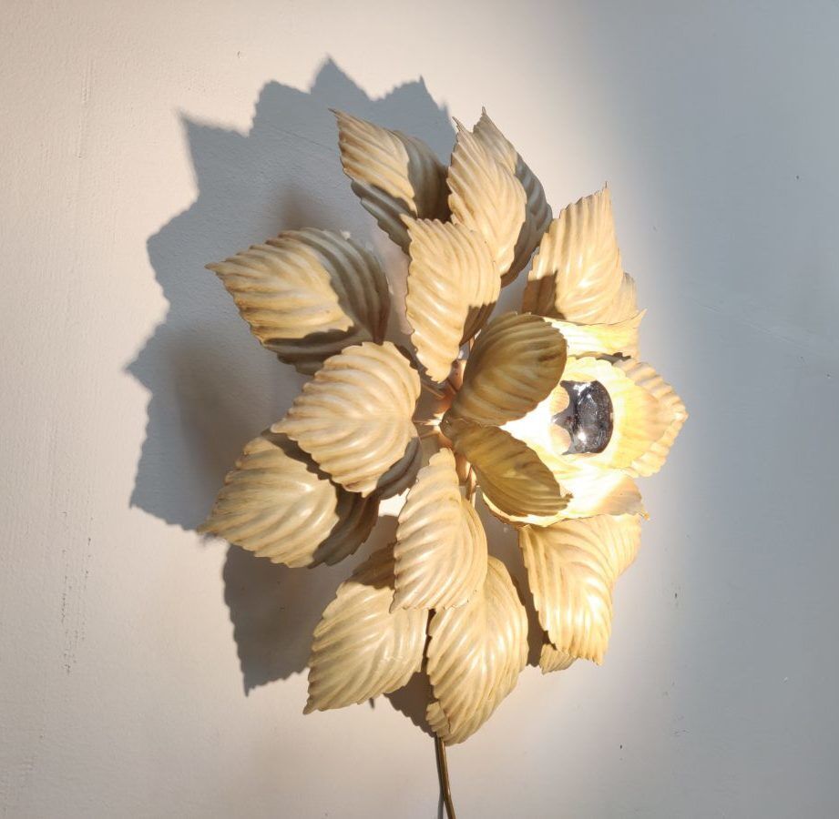 Wall lamp flower 70s