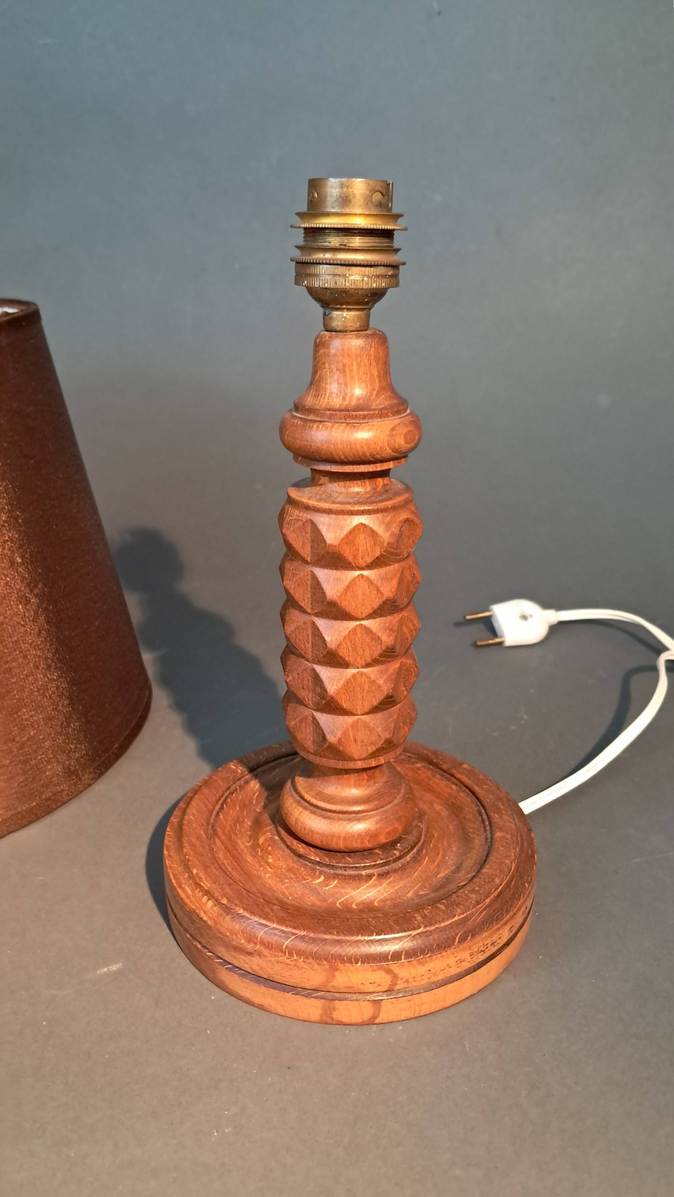 Brutalist lamp in beech 1930/1940.