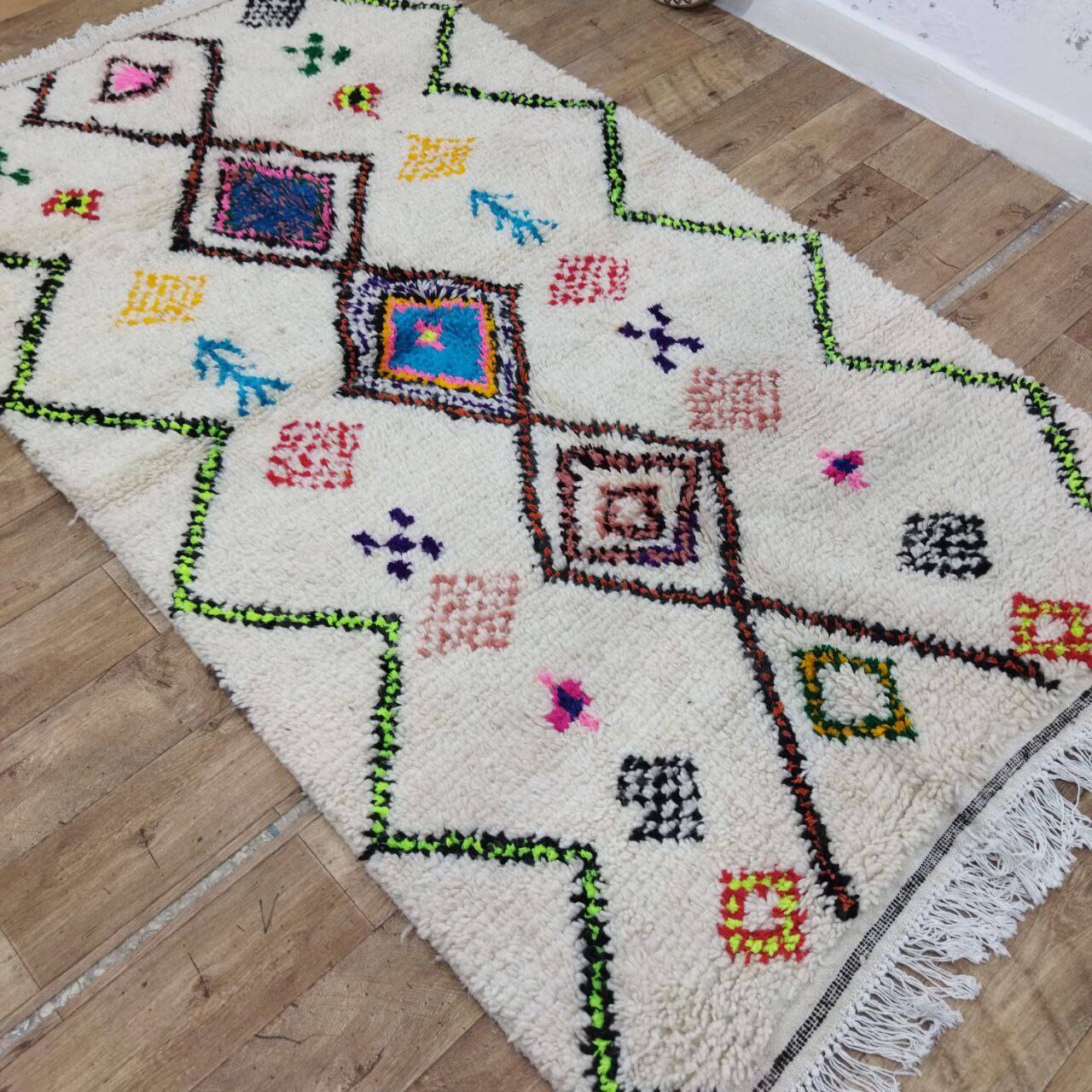 Azilal Berber rug in handmade wool 250 X 140 CM