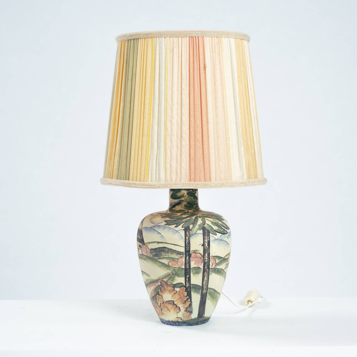 Handpainted porcelain Art Nouveau table lamp by Großherzoglichen Keramik-Manufaktur Darmstadt, 1930