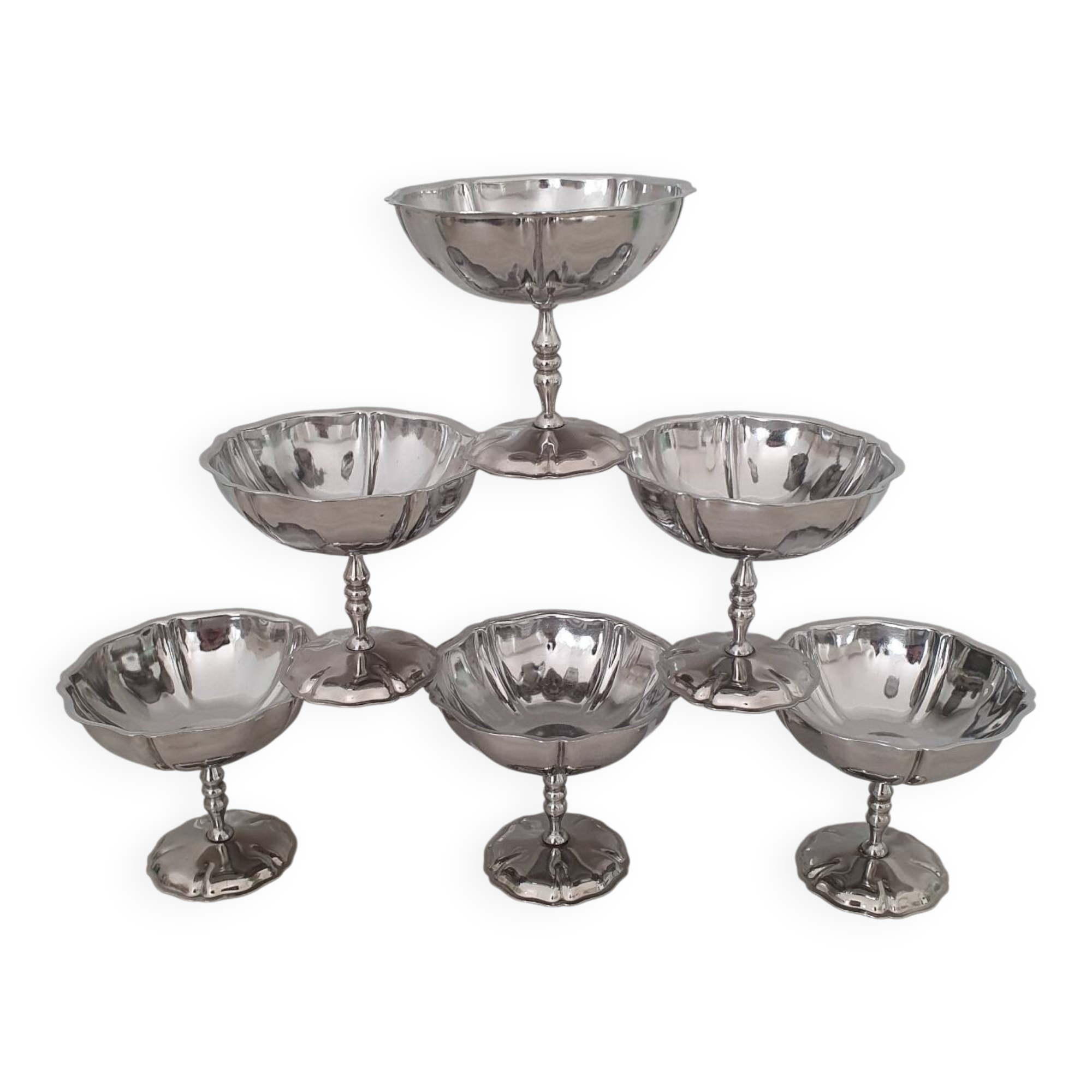 6 Coupes à dessert en inox