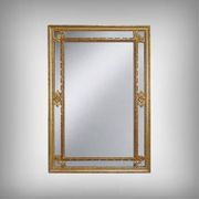 Grand miroir à parcloses, style Louis XVI – Milieu XXe