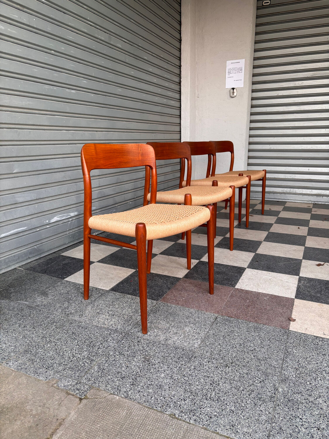Moller 75 chairs