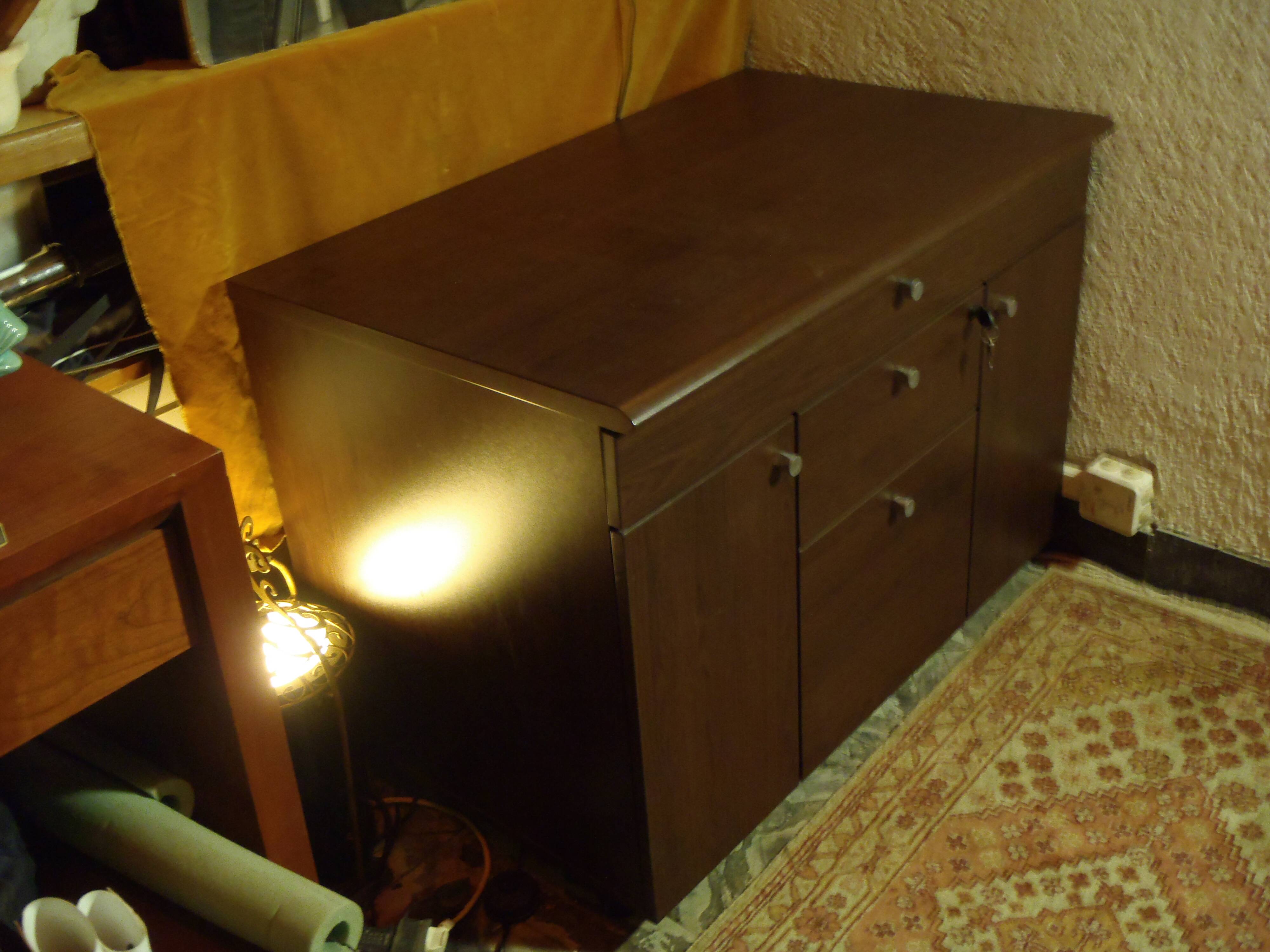 Office furniture; (buronomic; French manufacturer); in very good condition