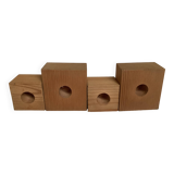 Quatre bougeoirs en bois scandinave