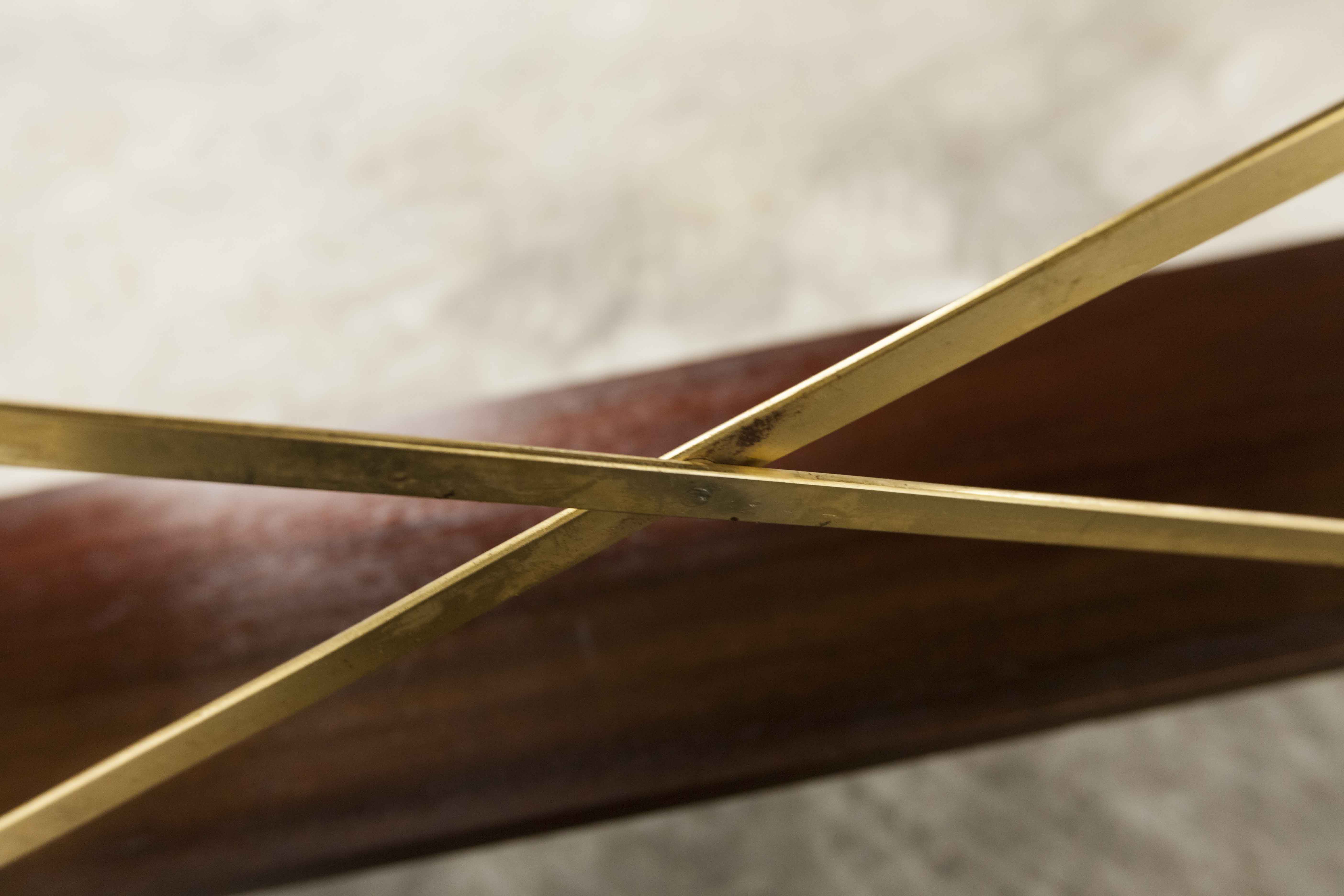 Thong shelf on foot L78.5