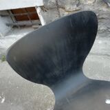 Swivel office chair