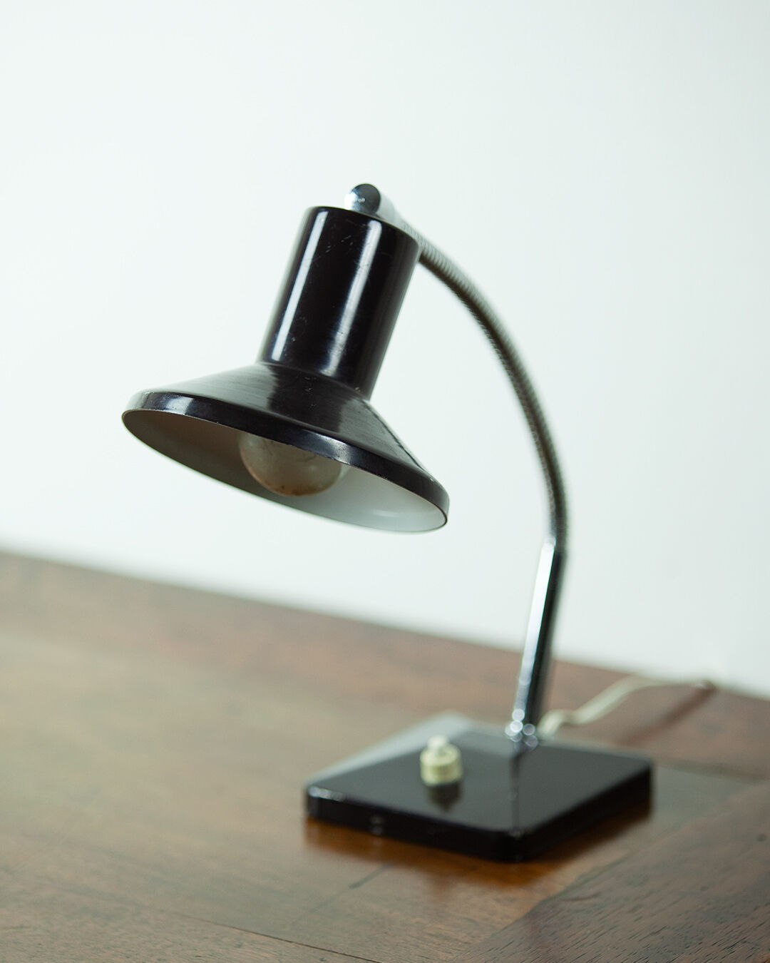 Desk lamp