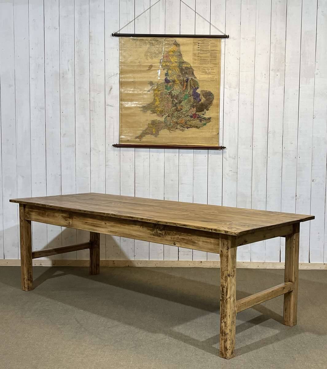 Farm table in poplar from the early 20th century.