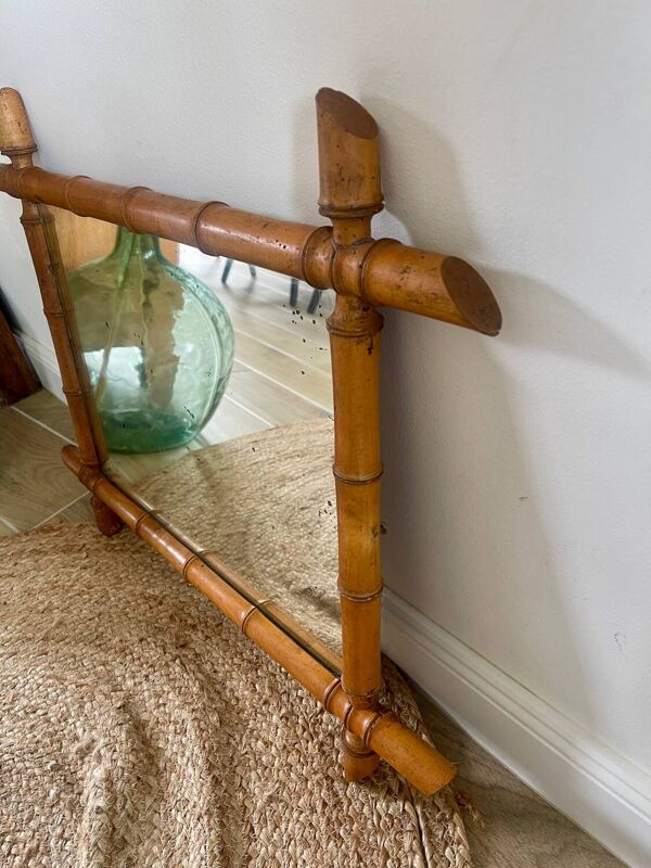 Miroir de barbier en bois tourné