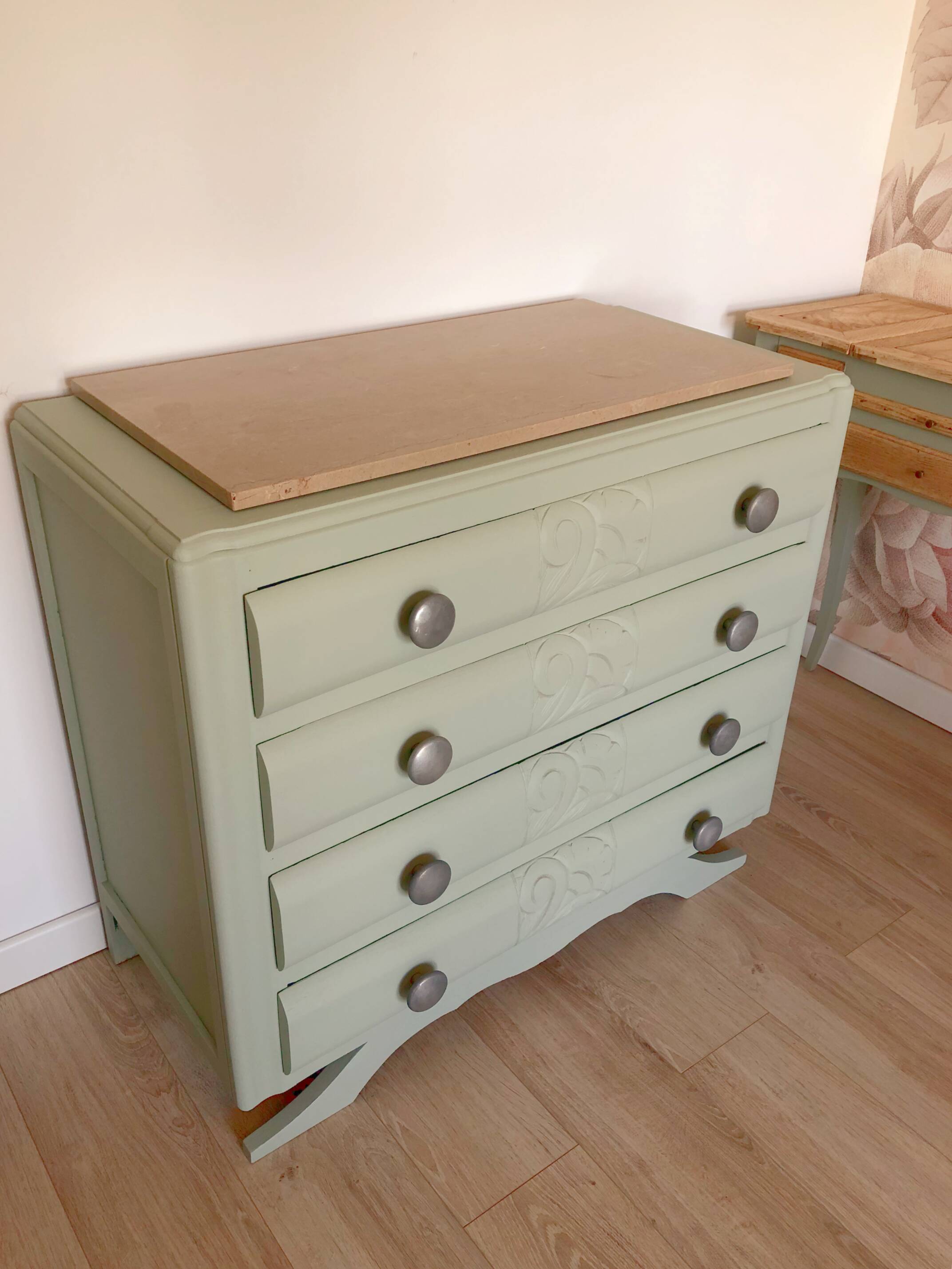 Commode Art Déco couleur vert fumé