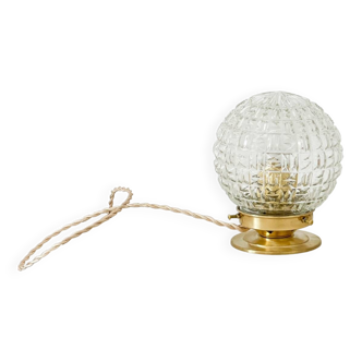 Diamond globe table lamp